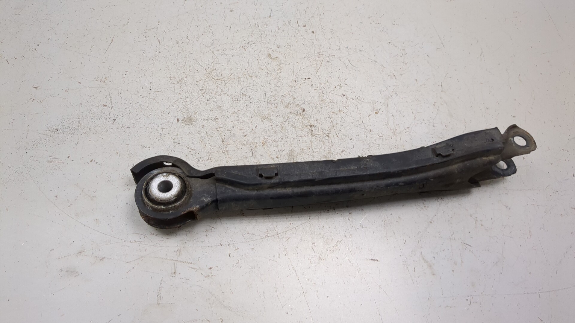 Рычаг задний