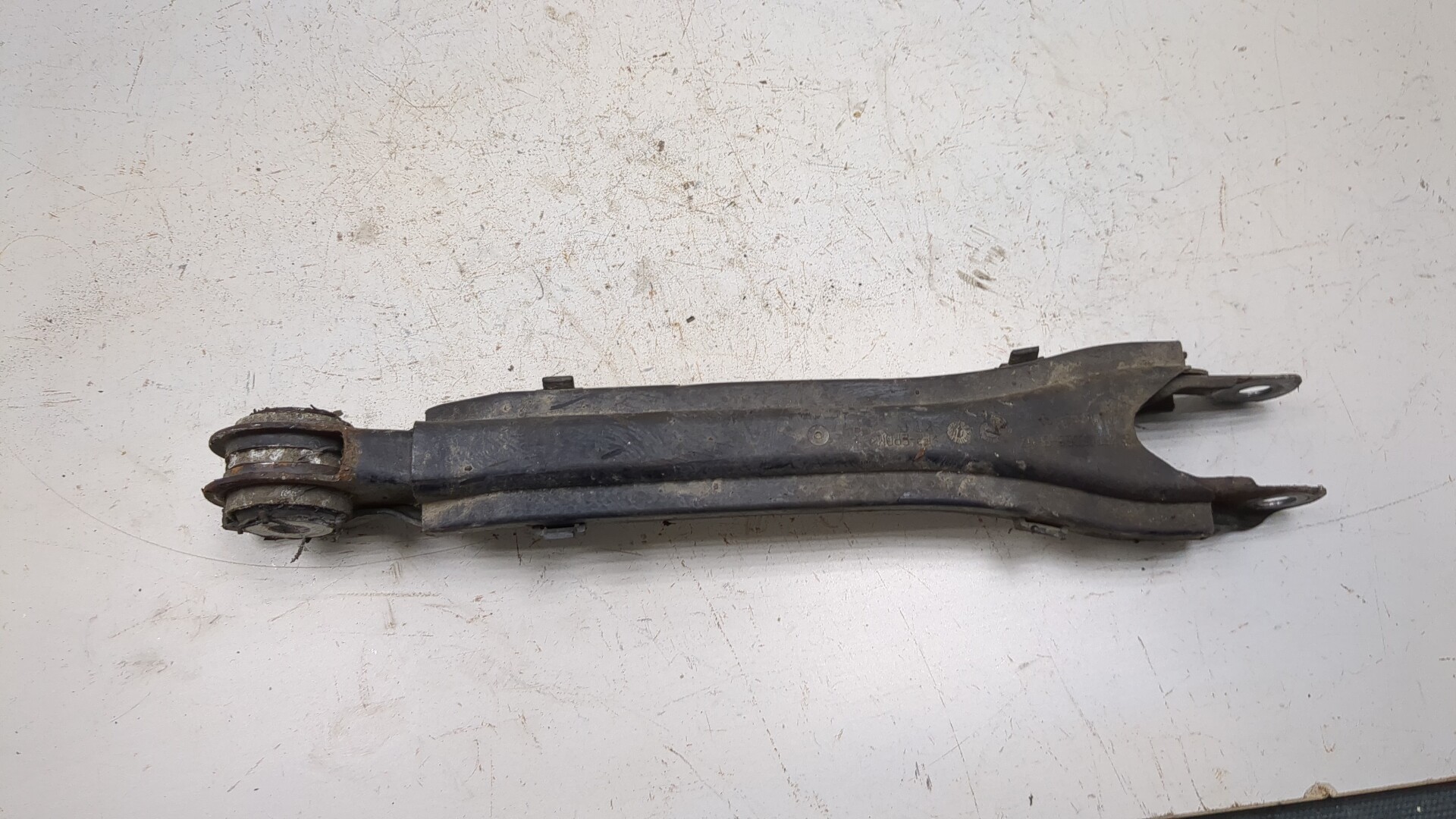 Рычаг задний