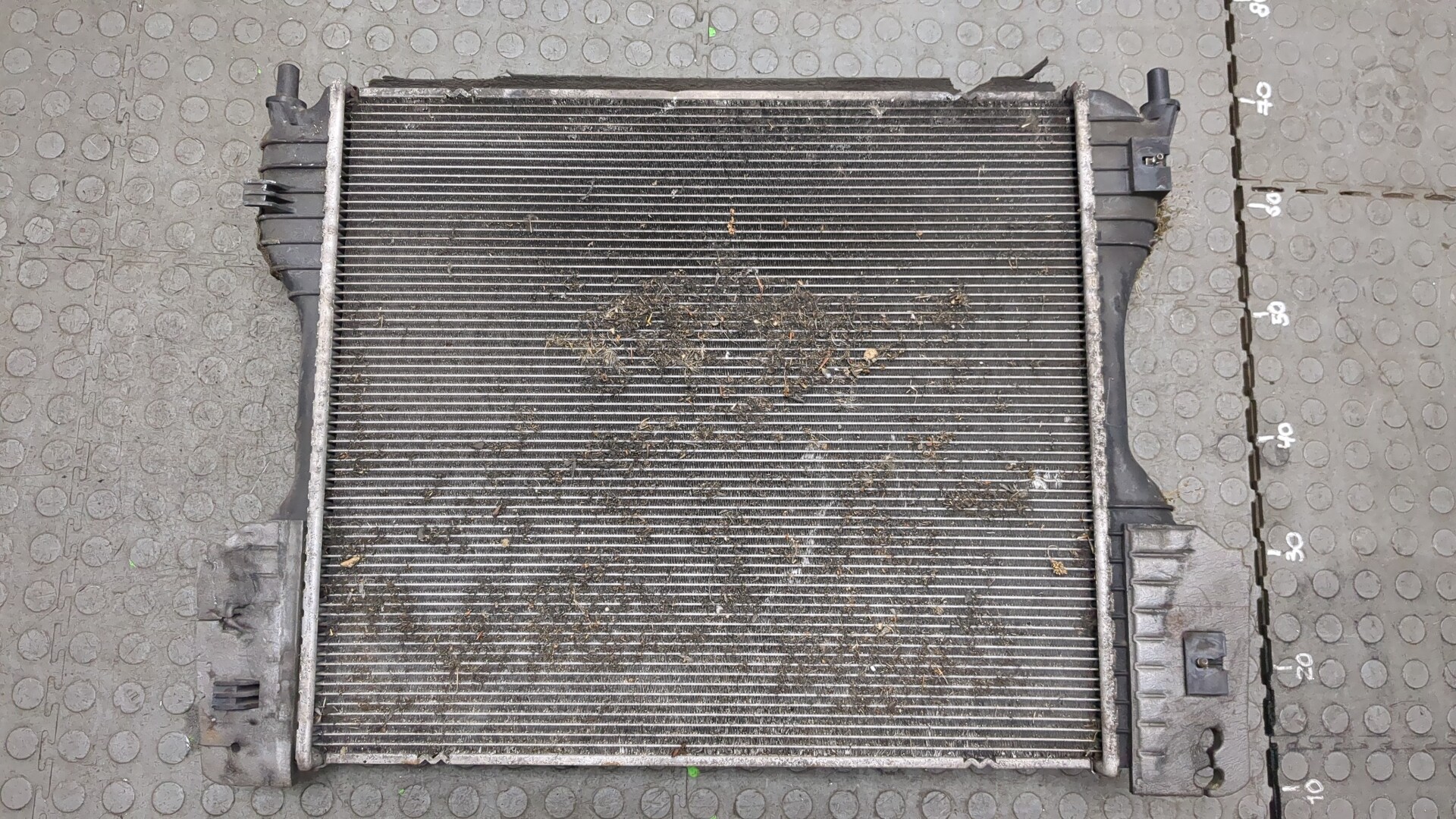 Радиатор охлаждения двигателя основной