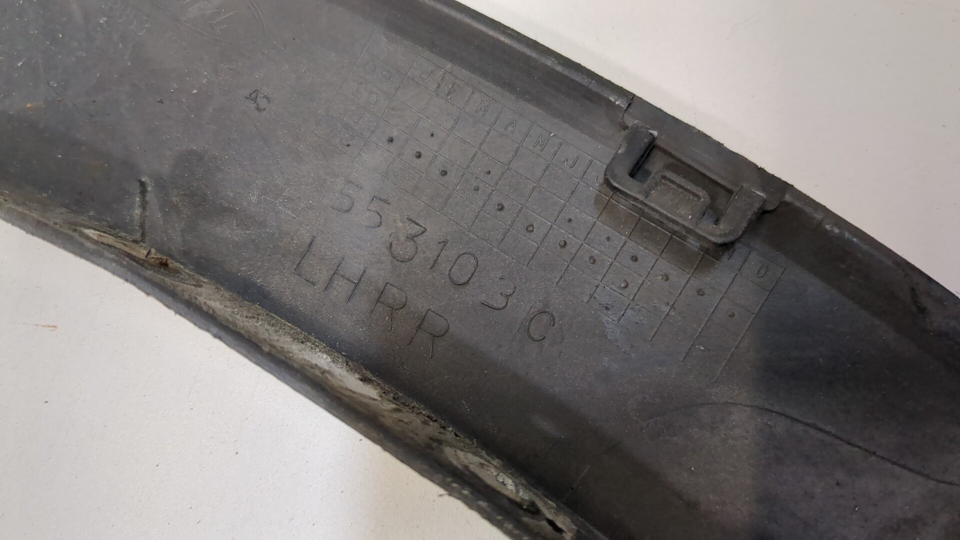 Молдинг заднего крыла правого