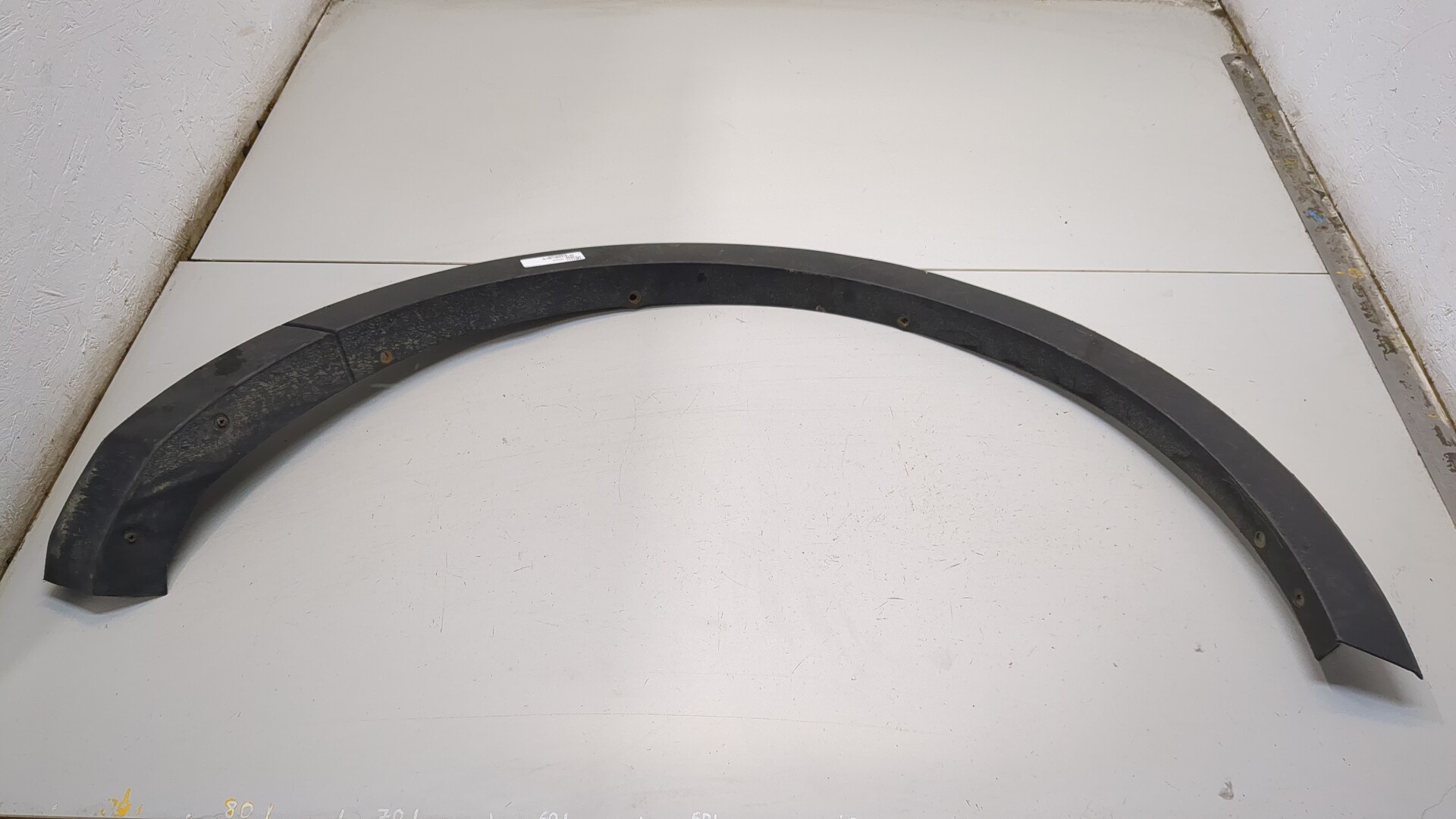 Молдинг заднего крыла правого