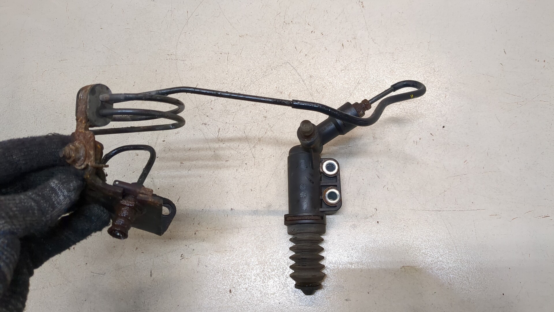 Цилиндр сцепления рабочий