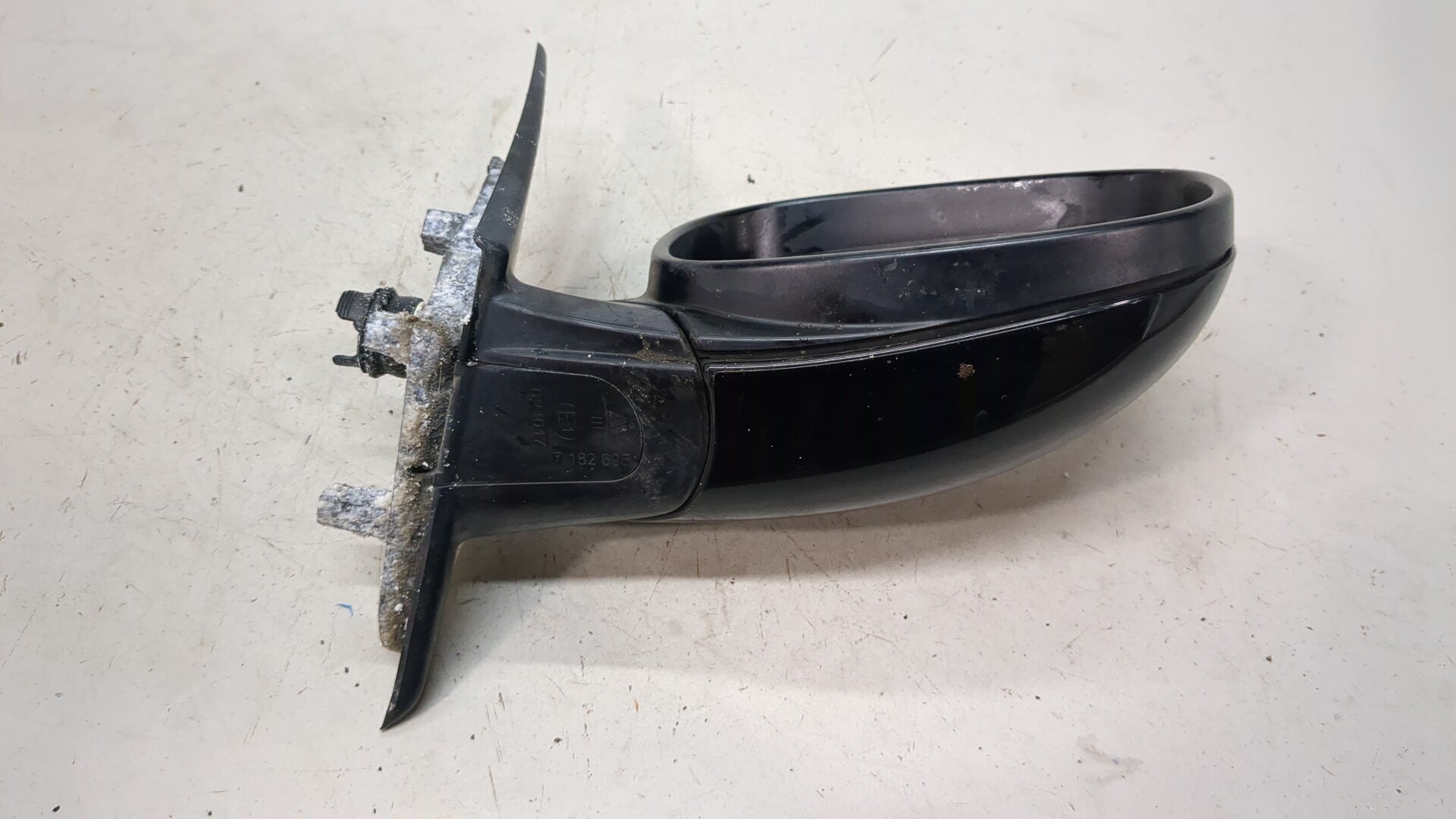 Зеркало правое электрическое