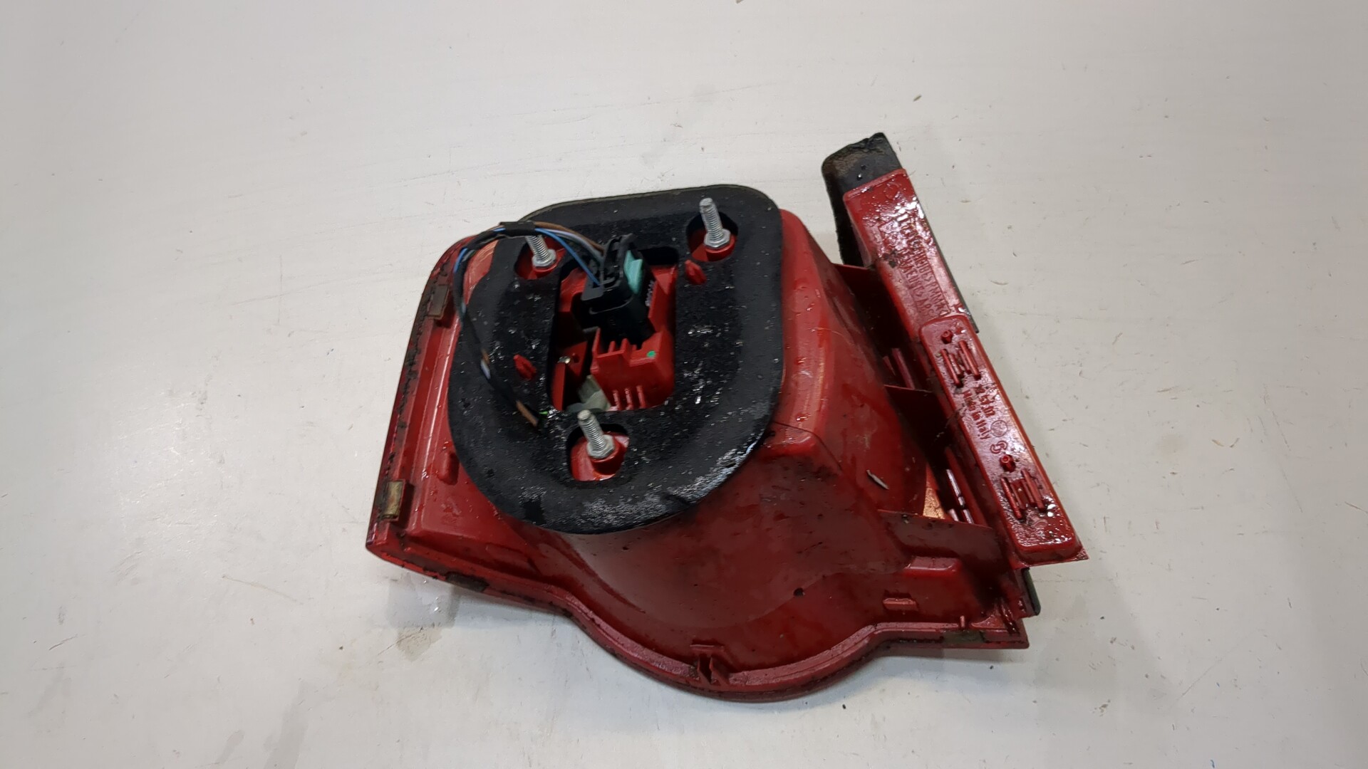 Фонарь задний правый