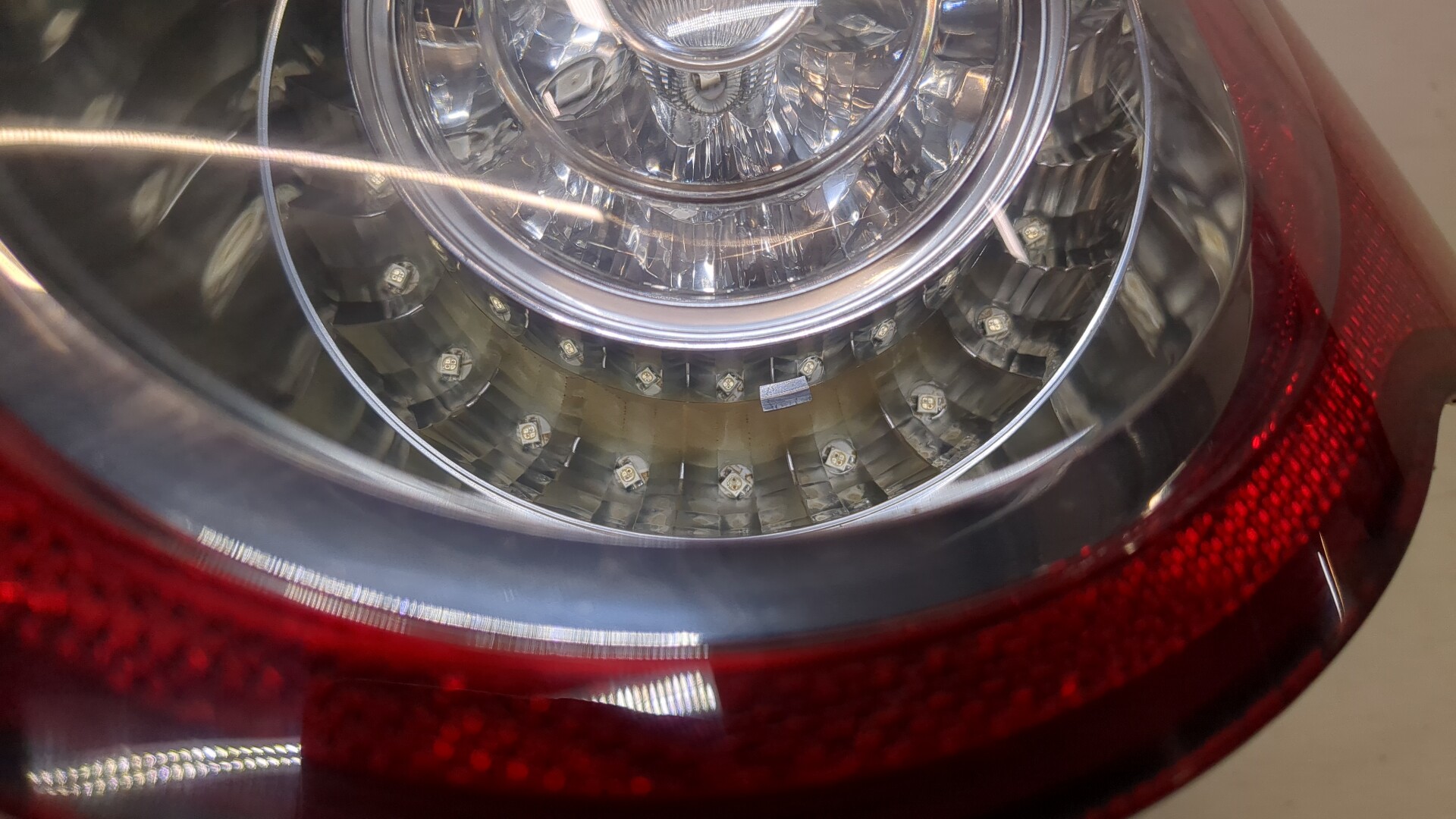 Фонарь задний правый