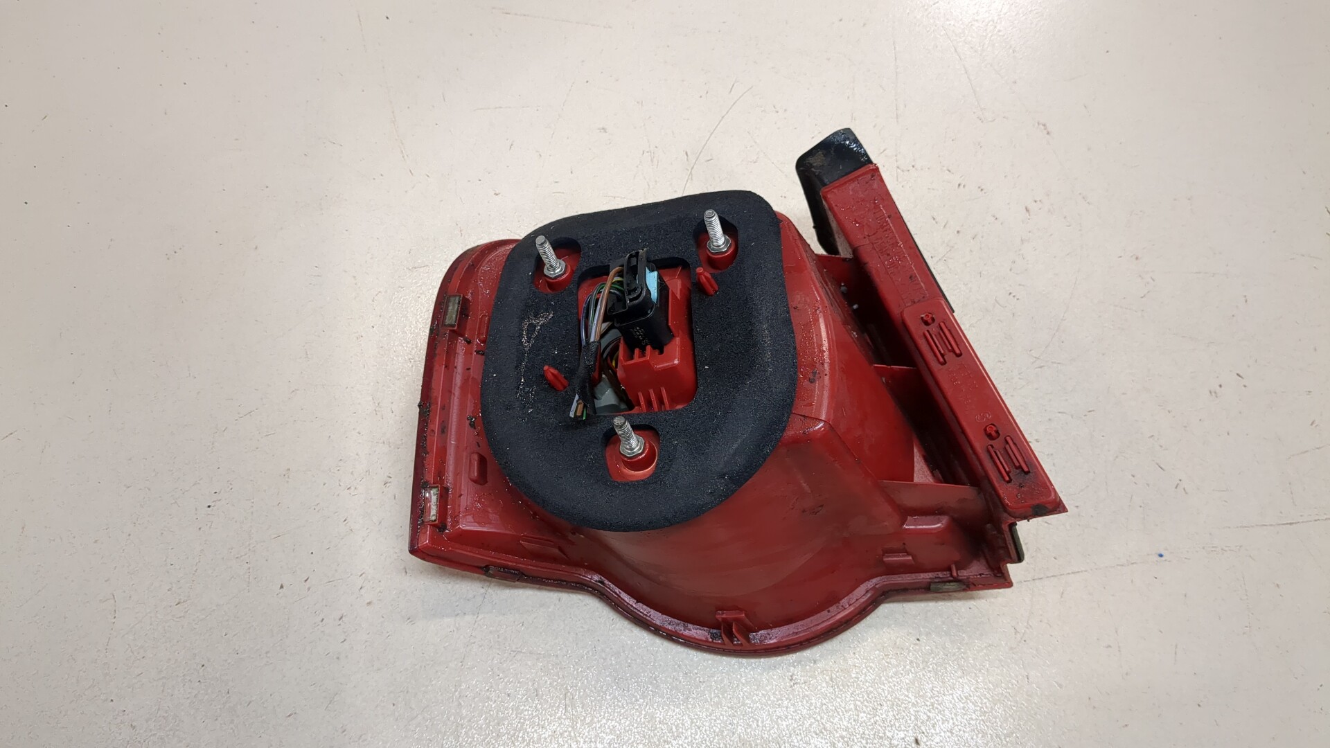 Фонарь задний правый