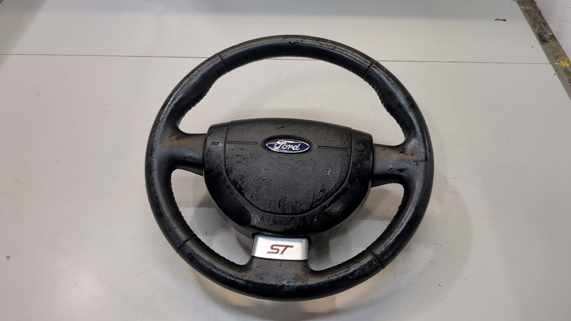 Рулевое колесо (руль)