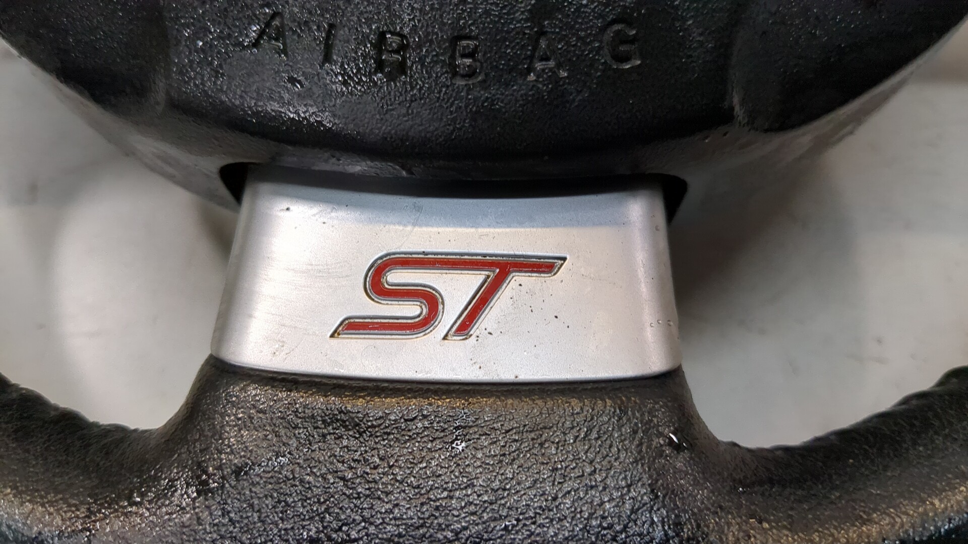 Рулевое колесо (руль)