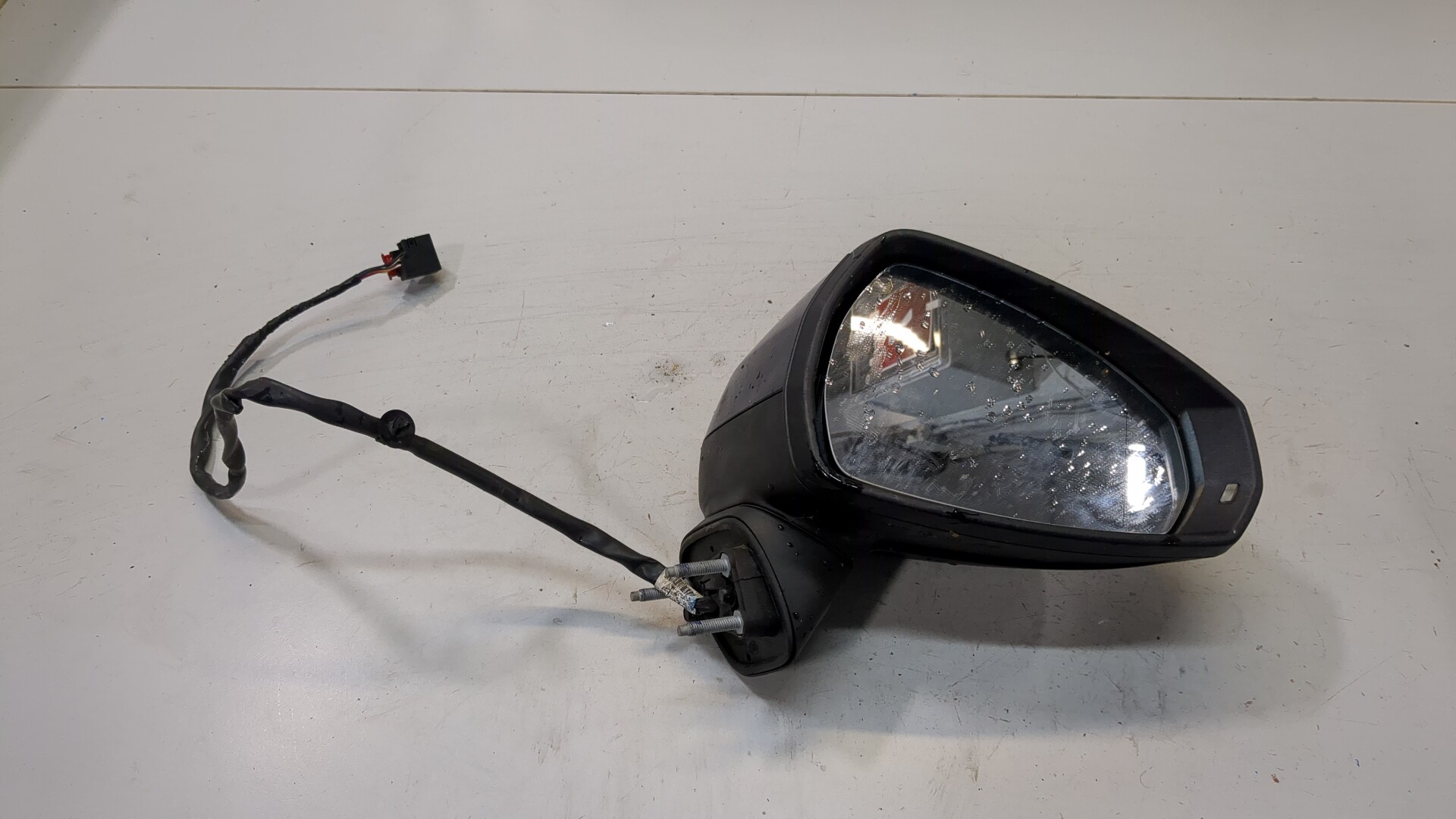 Зеркало правое электрическое