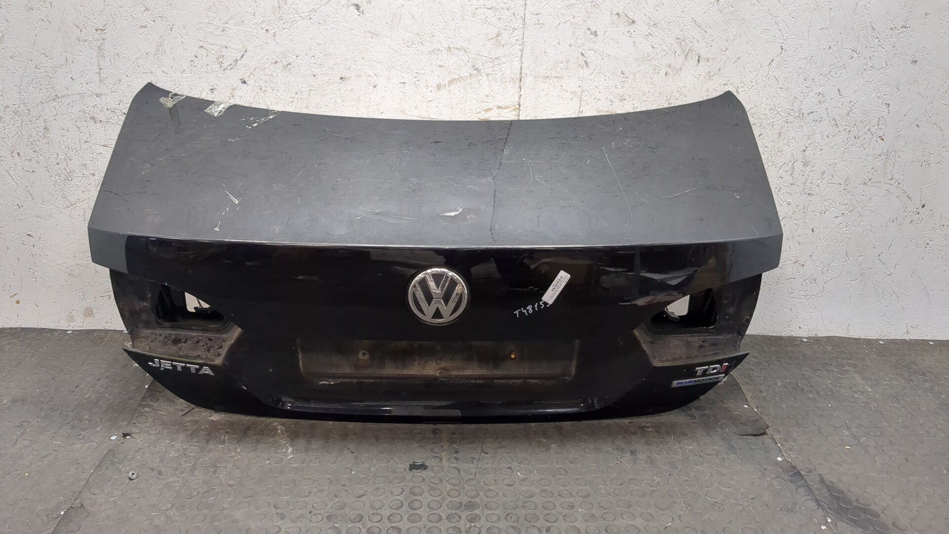 Дверь багажника