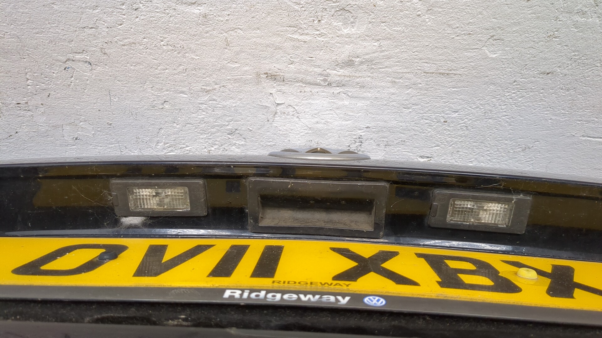 Дверь багажника