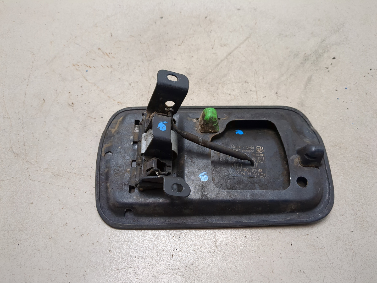 Лючок бензобака