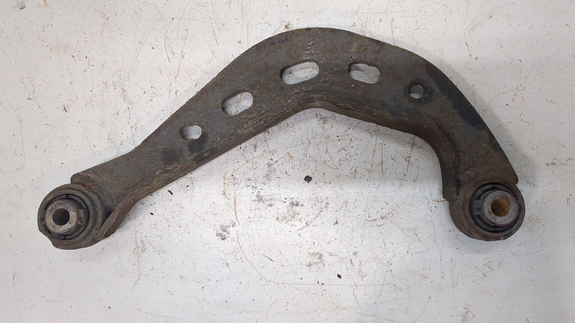 Рычаг задний