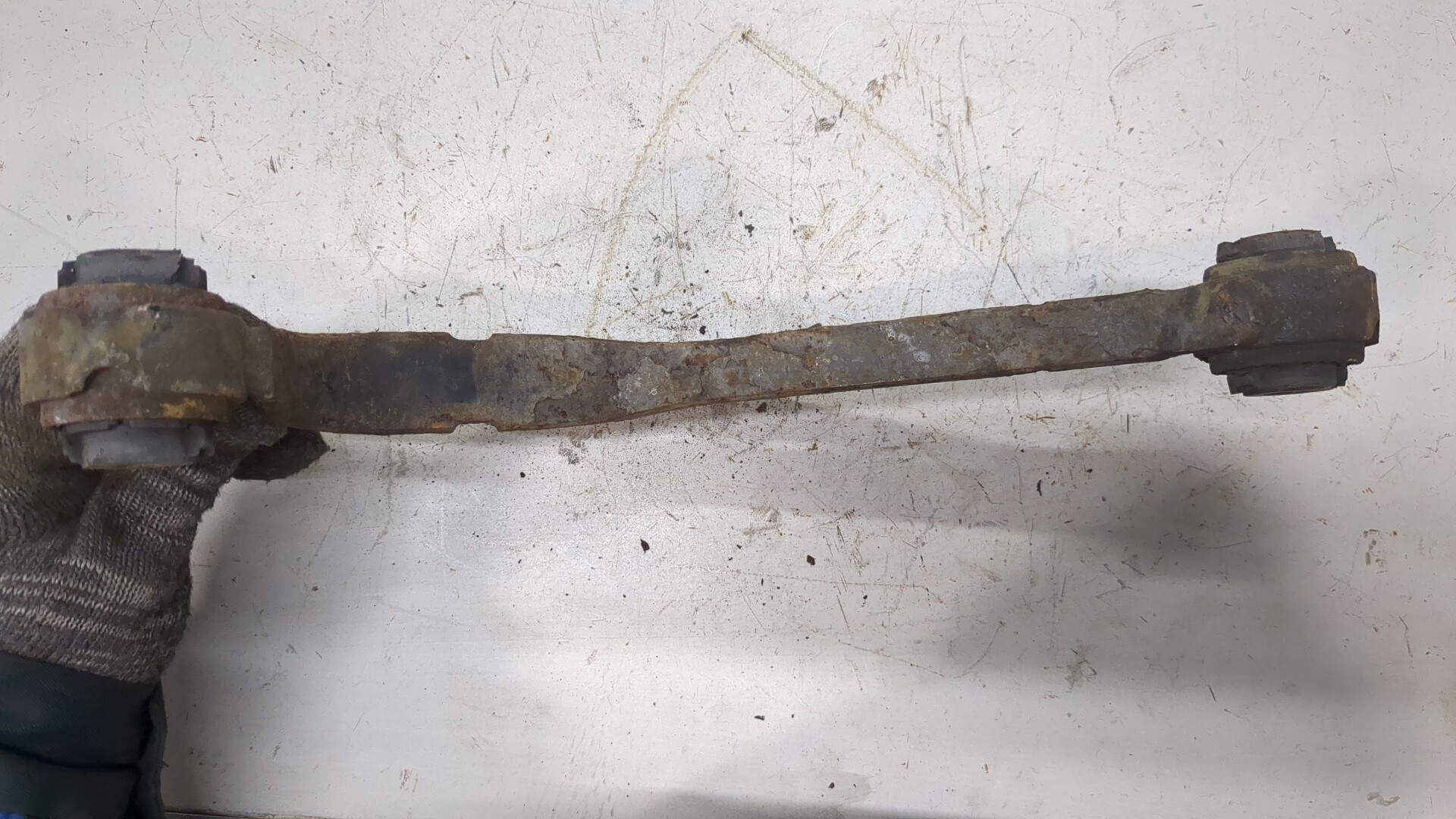 Рычаг задний