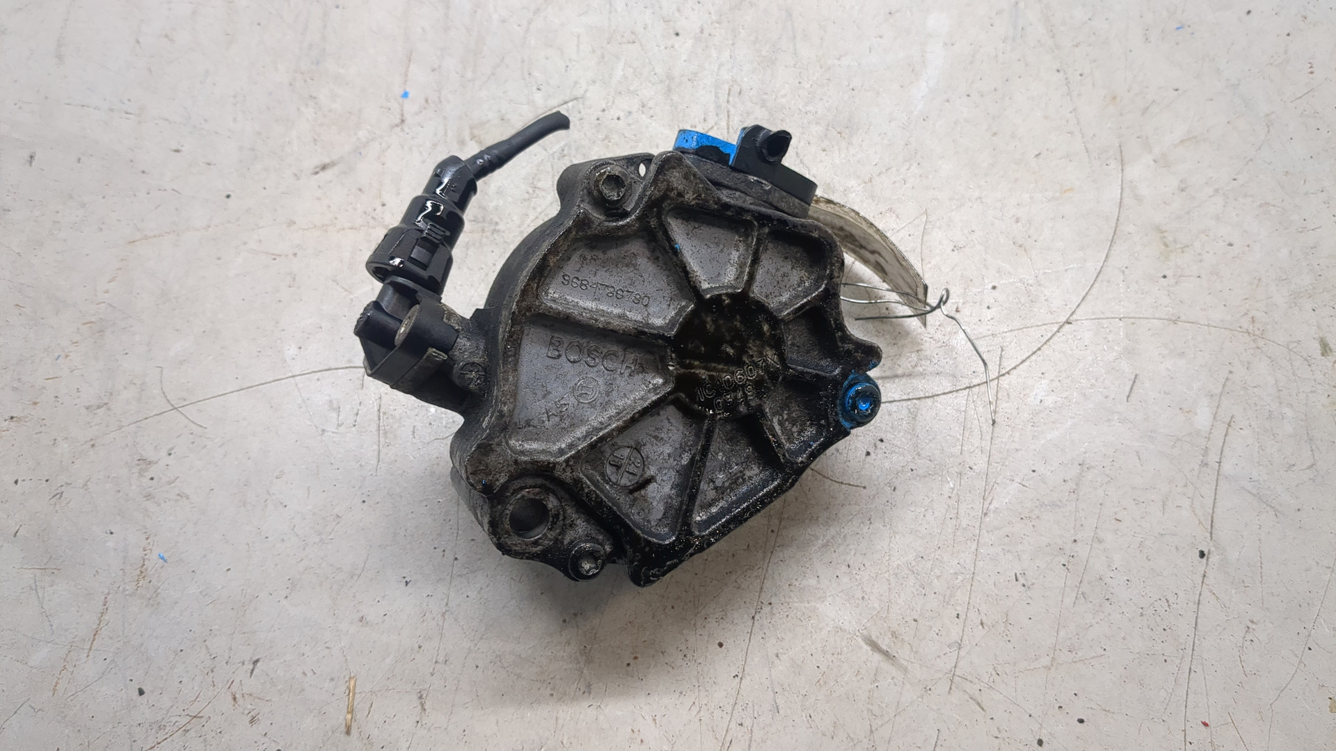 Насос вакуумный