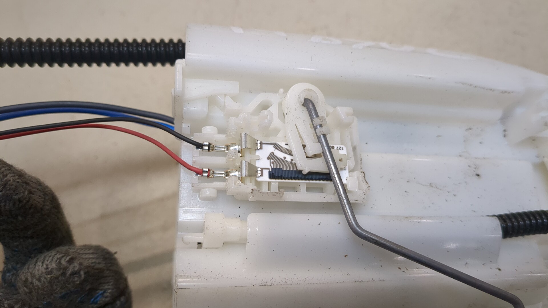 Насос топливный электрический