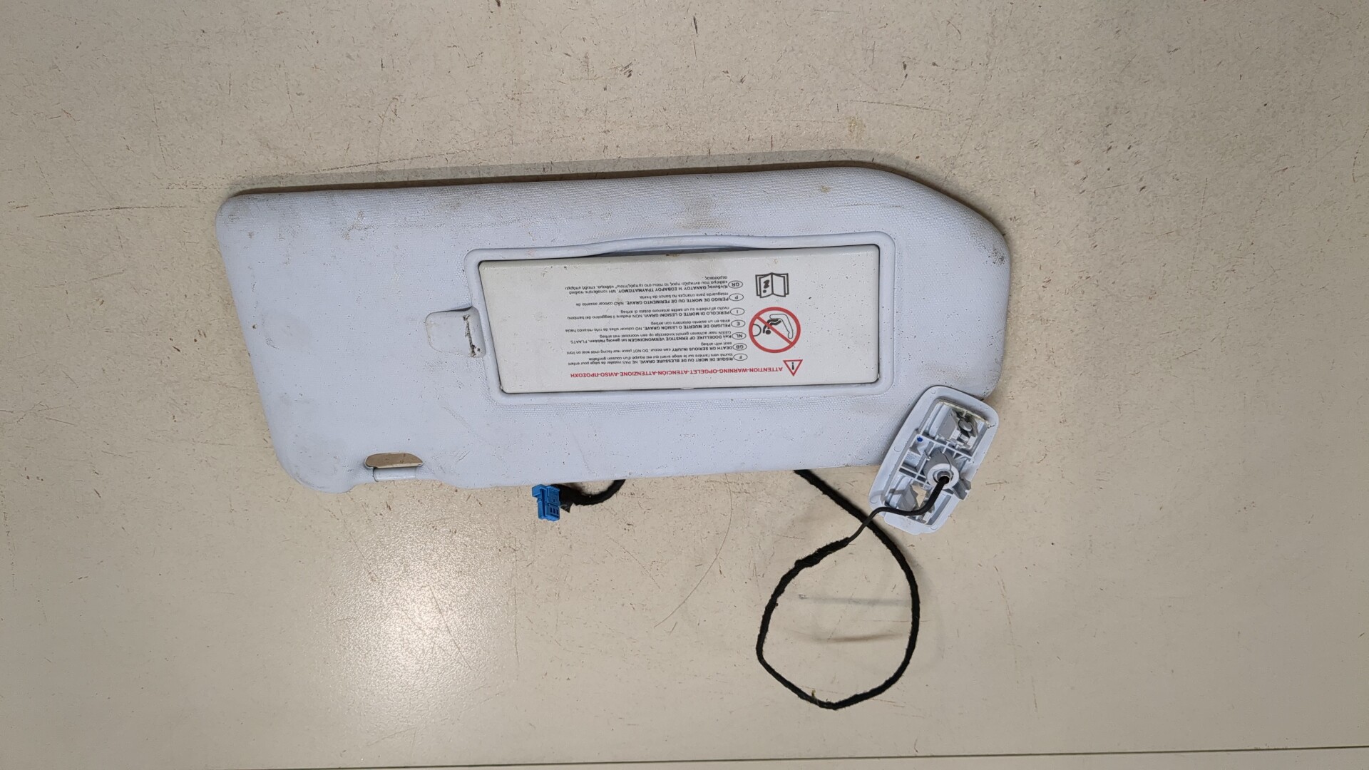 Козырек солнцезащитный