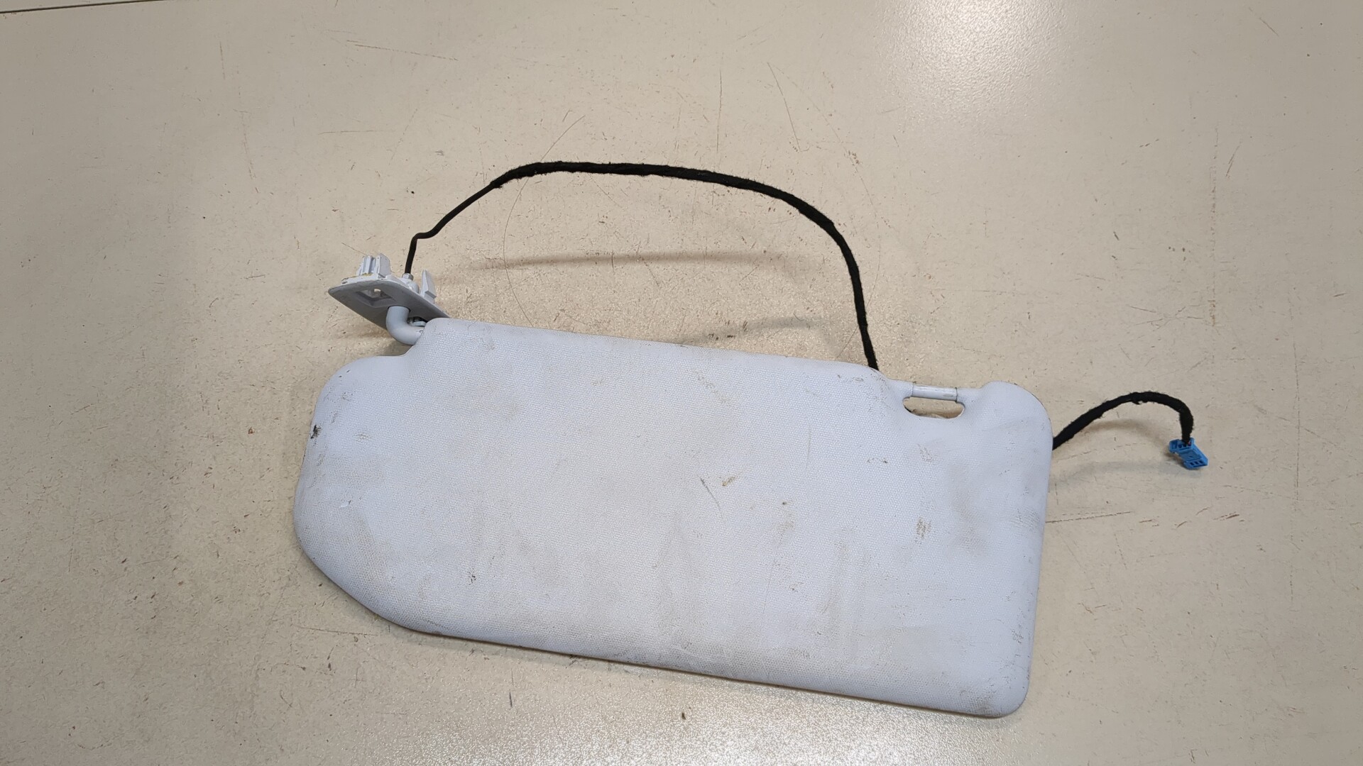 Козырек солнцезащитный