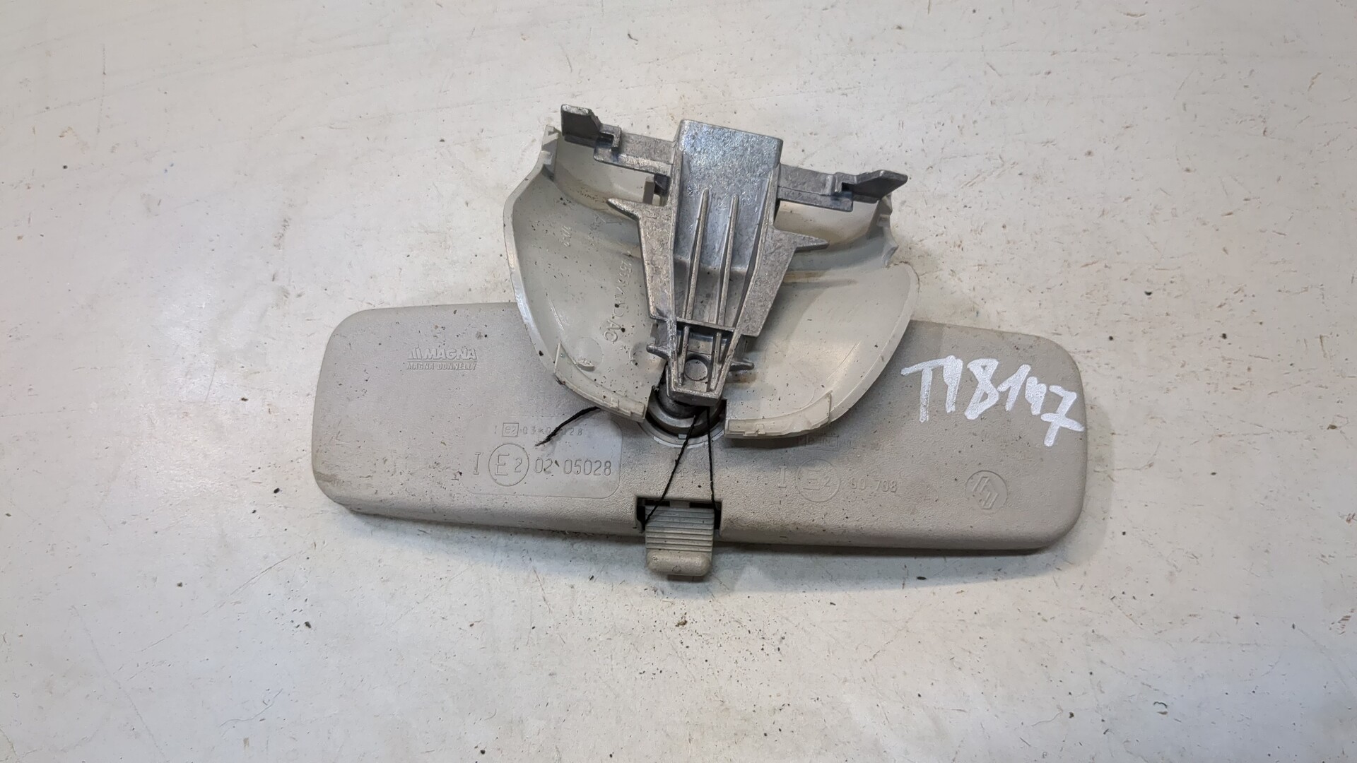 Зеркало заднего вида