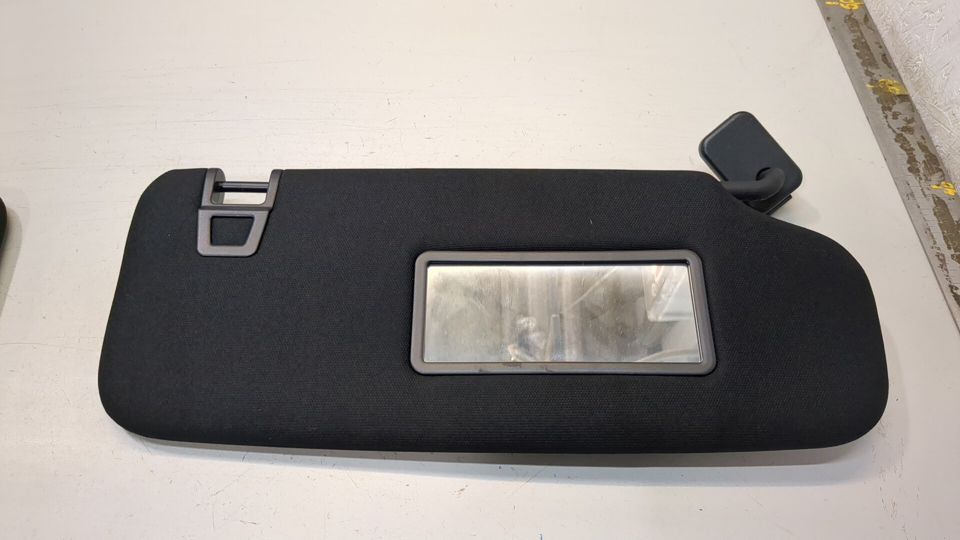 Козырек солнцезащитный