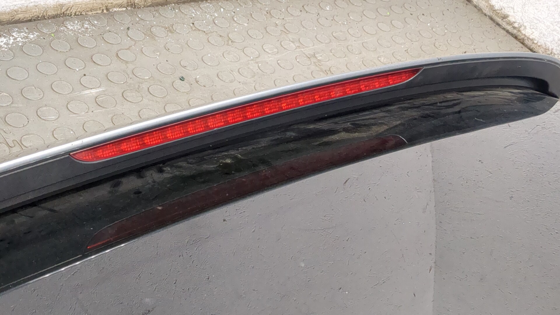 Дверь багажника