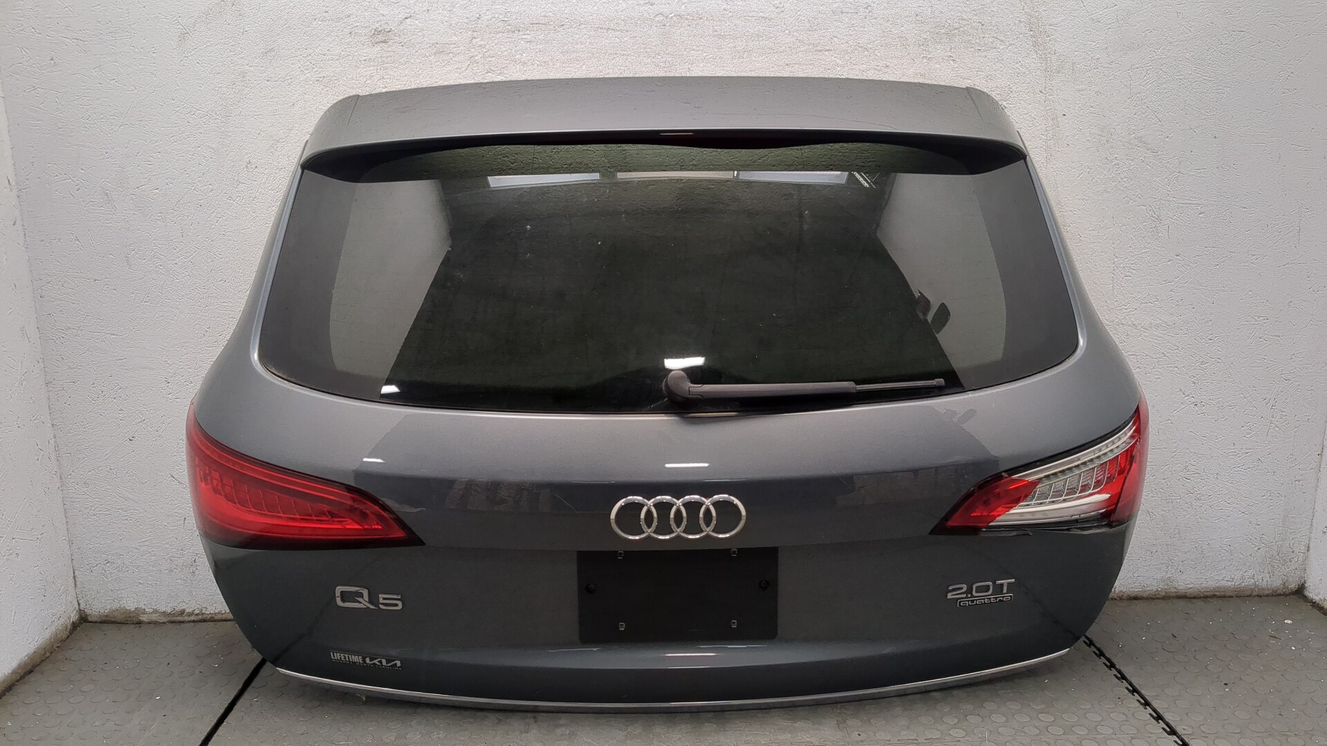 Дверь багажника