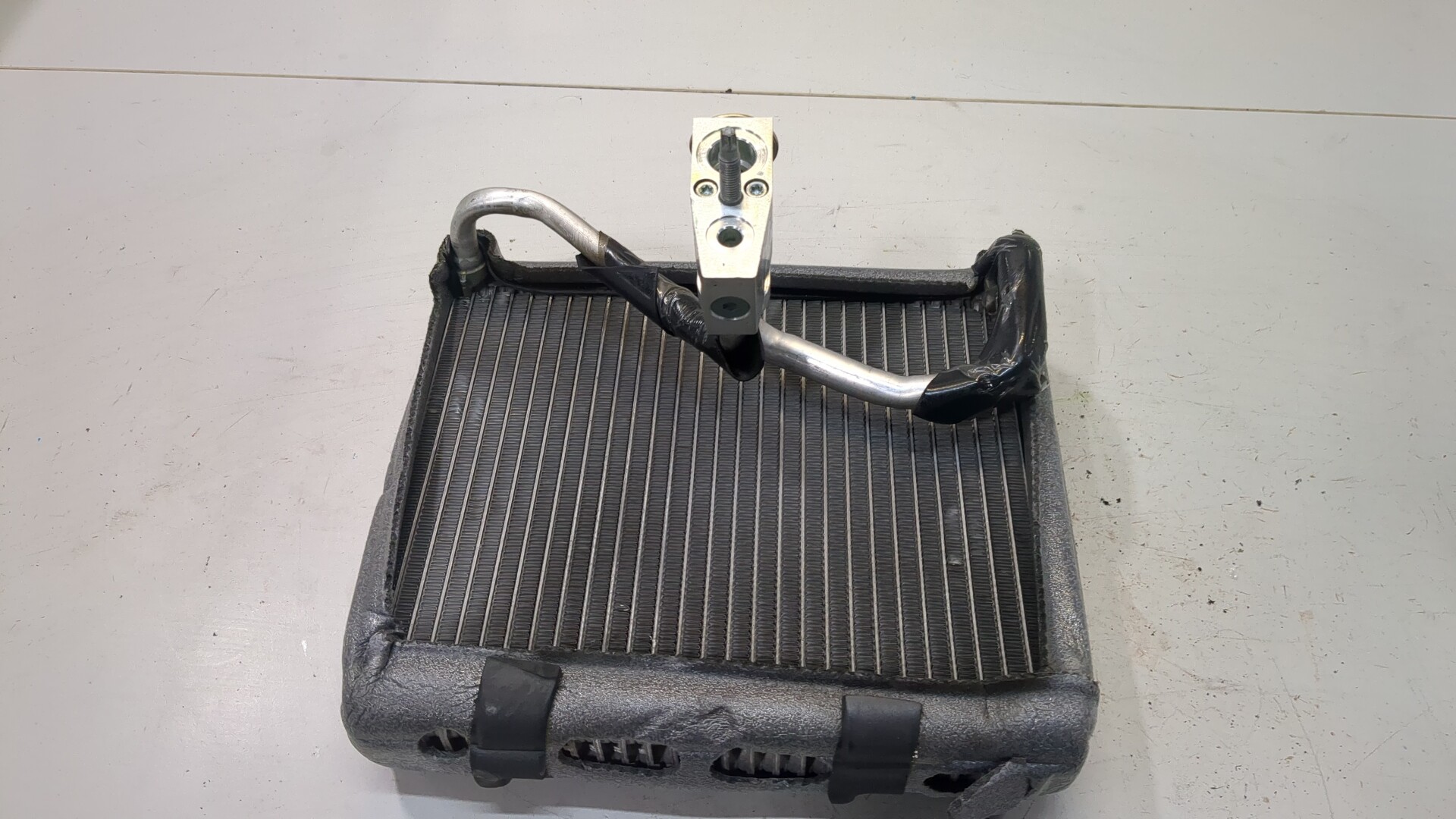 Радиатор кондиционера / конденсер