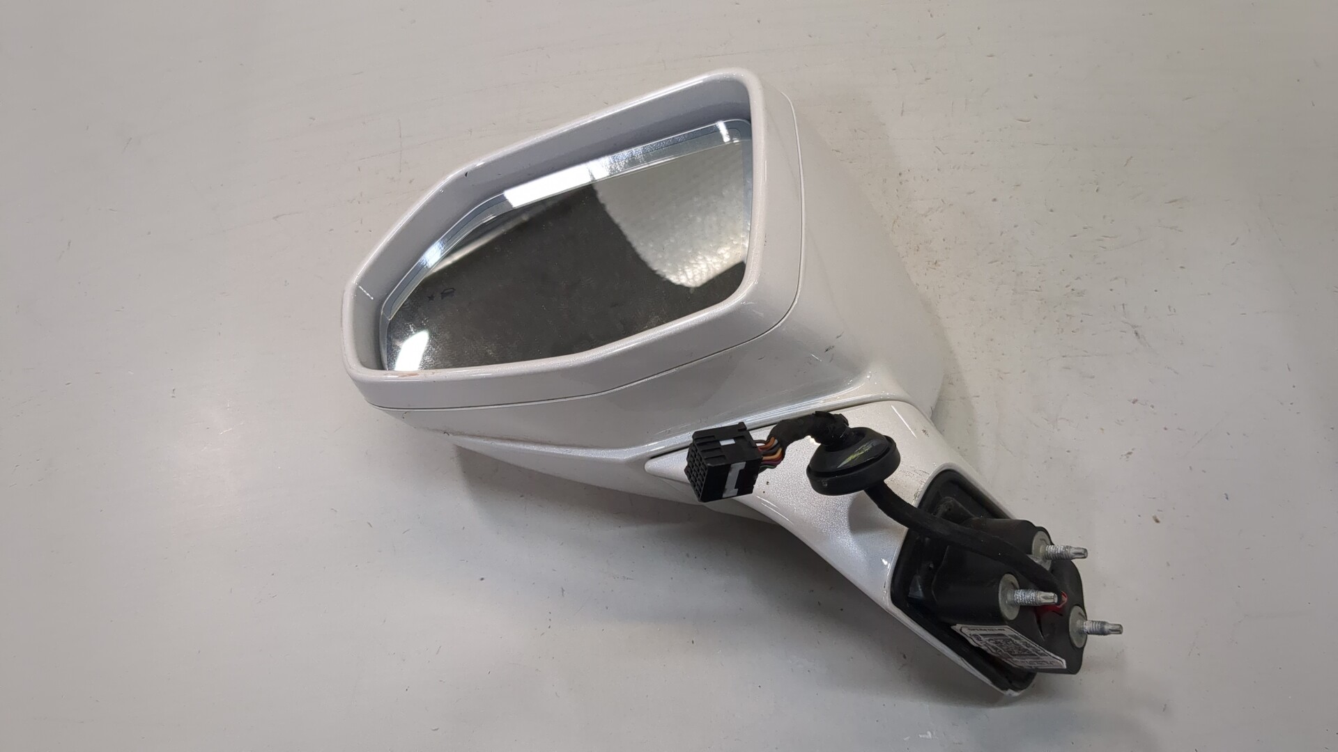 Зеркало левое электрическое