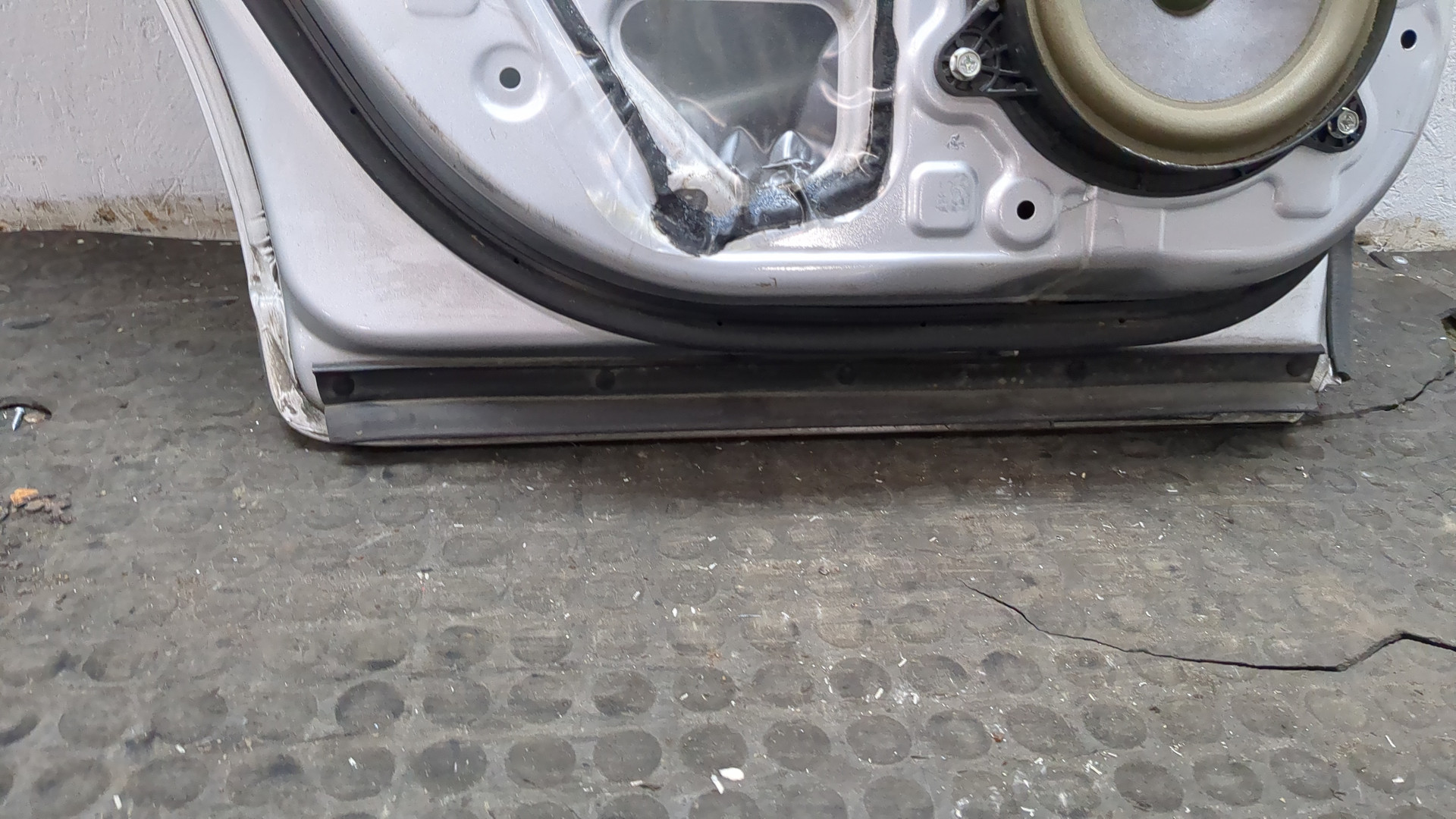 Дверь задняя левая