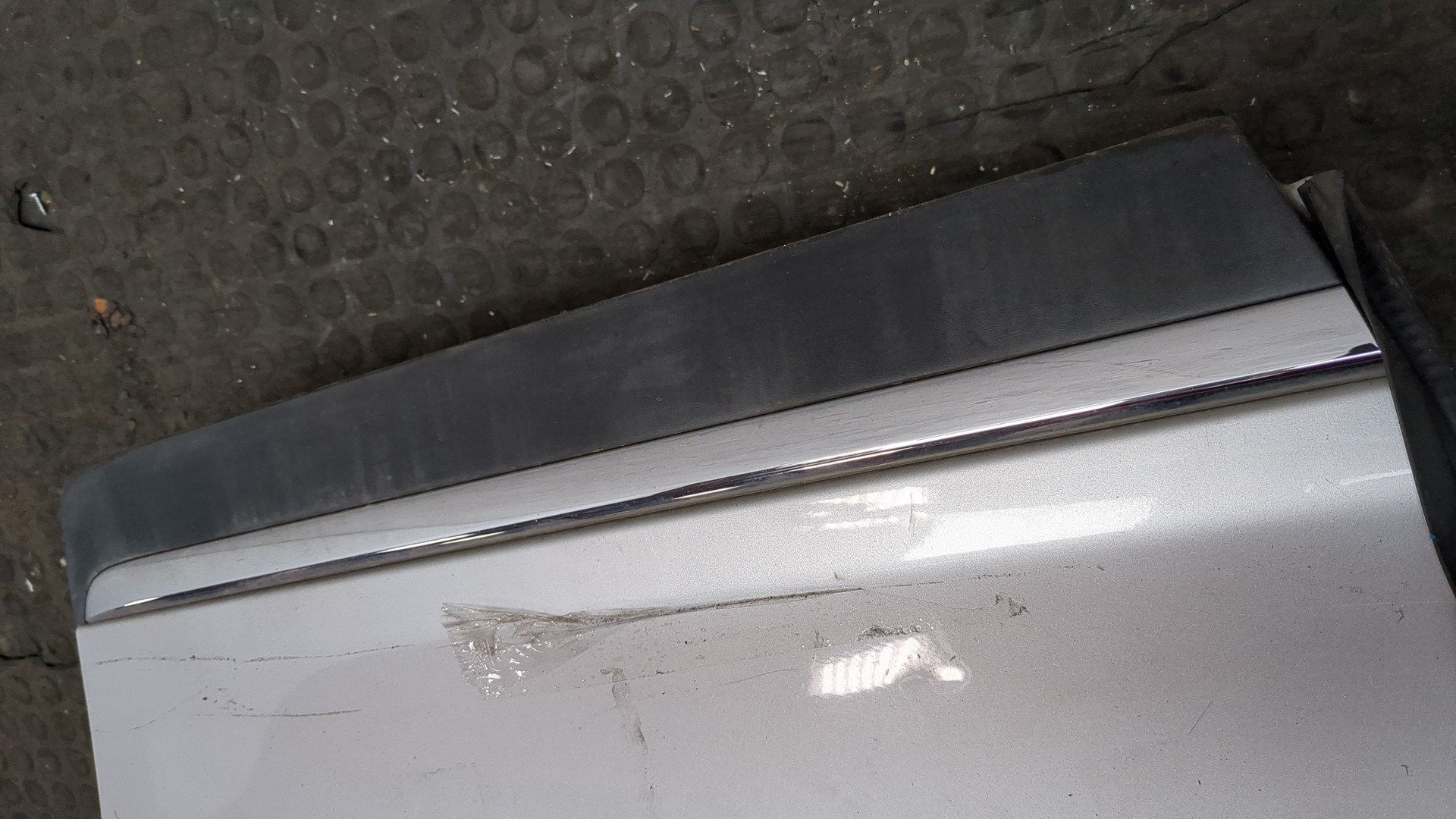 Дверь задняя левая