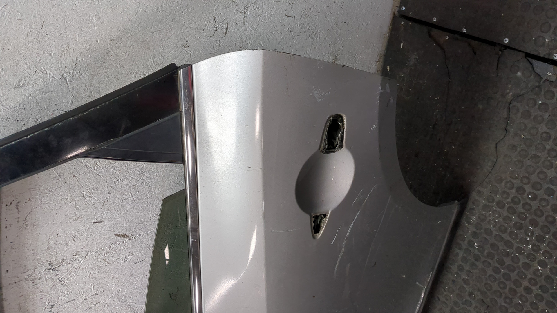 Дверь задняя левая