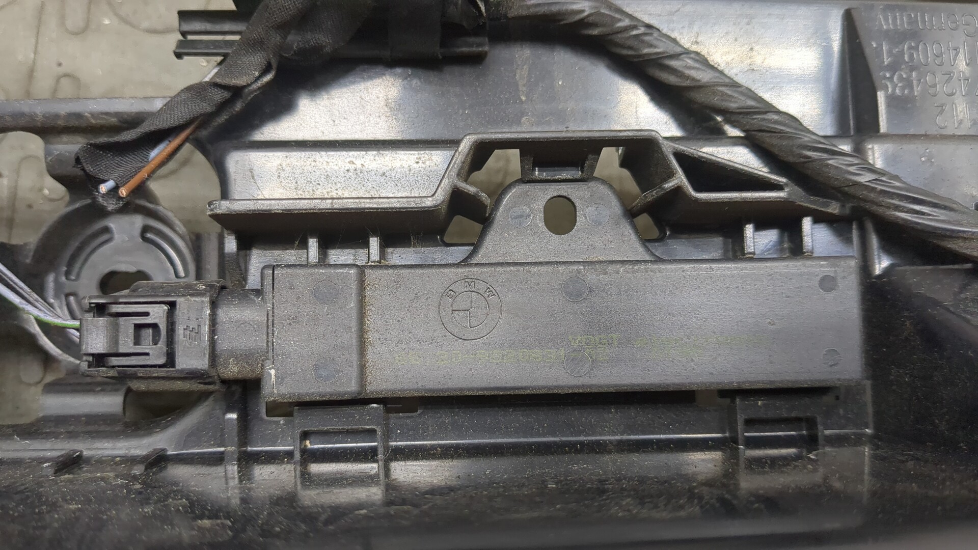 Кронштейн заднего бампера