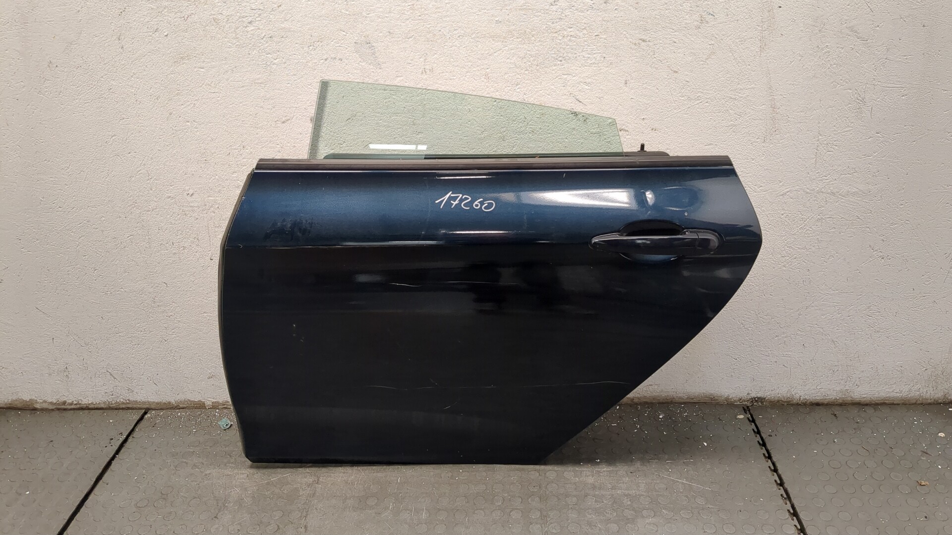 Дверь задняя левая