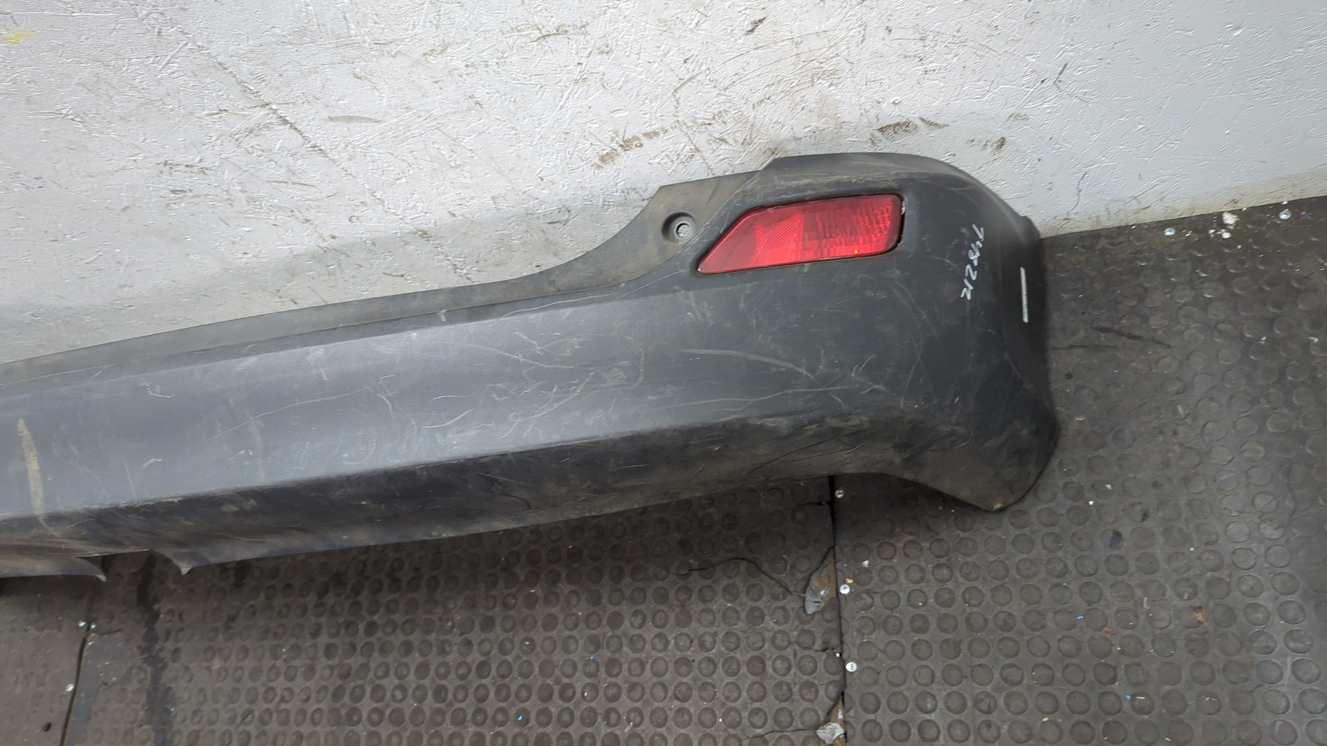 Бампер задний