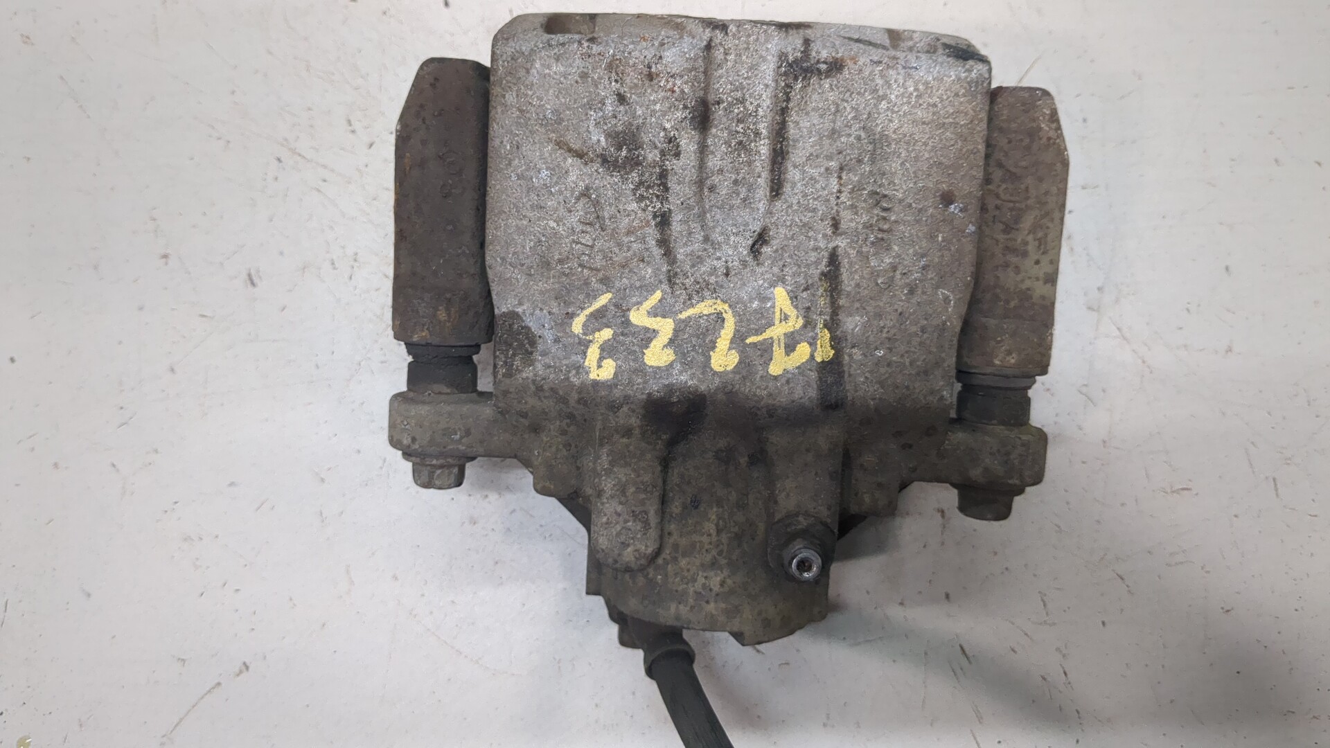 Суппорт передний правый