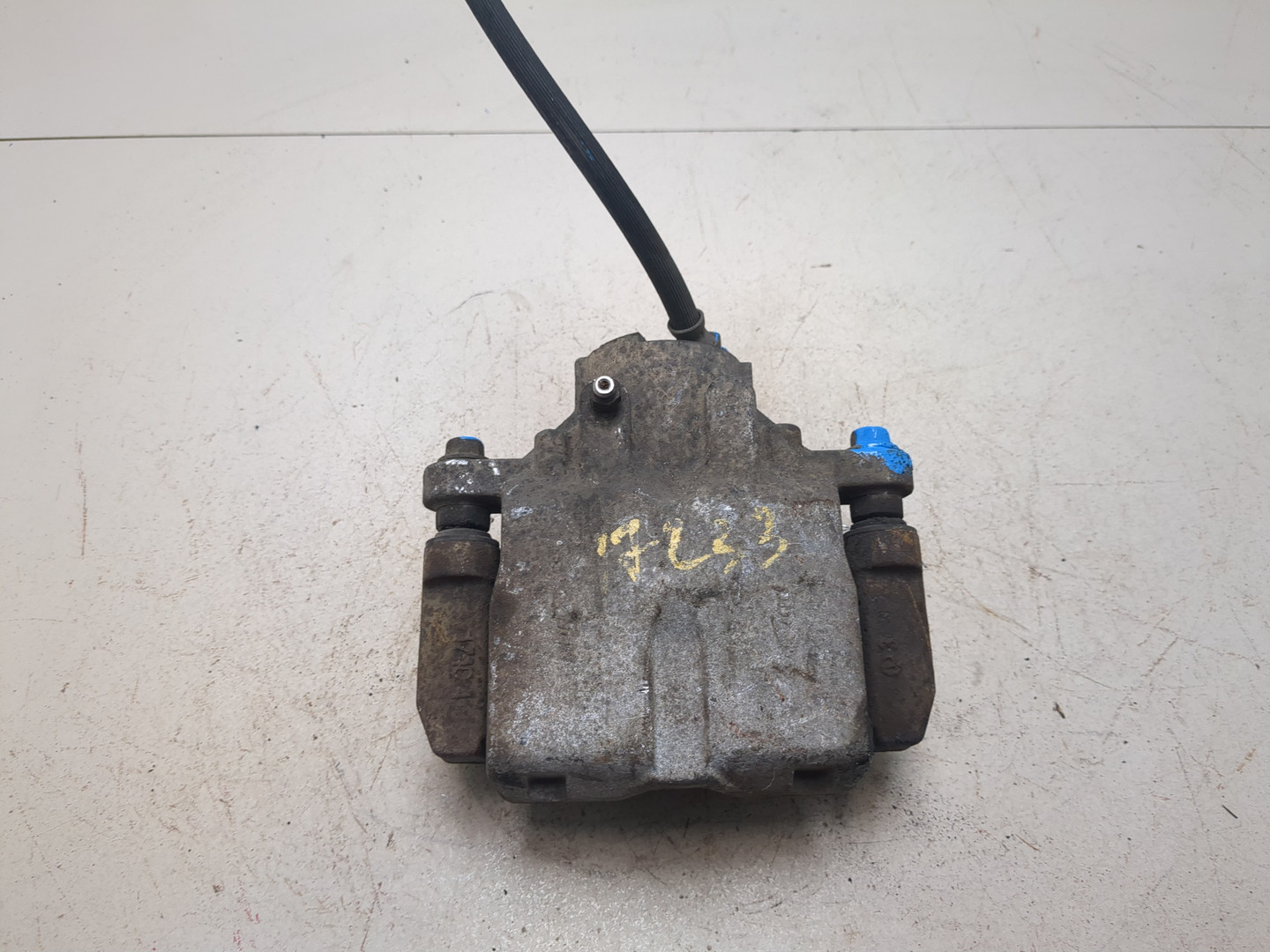 Суппорт передний правый