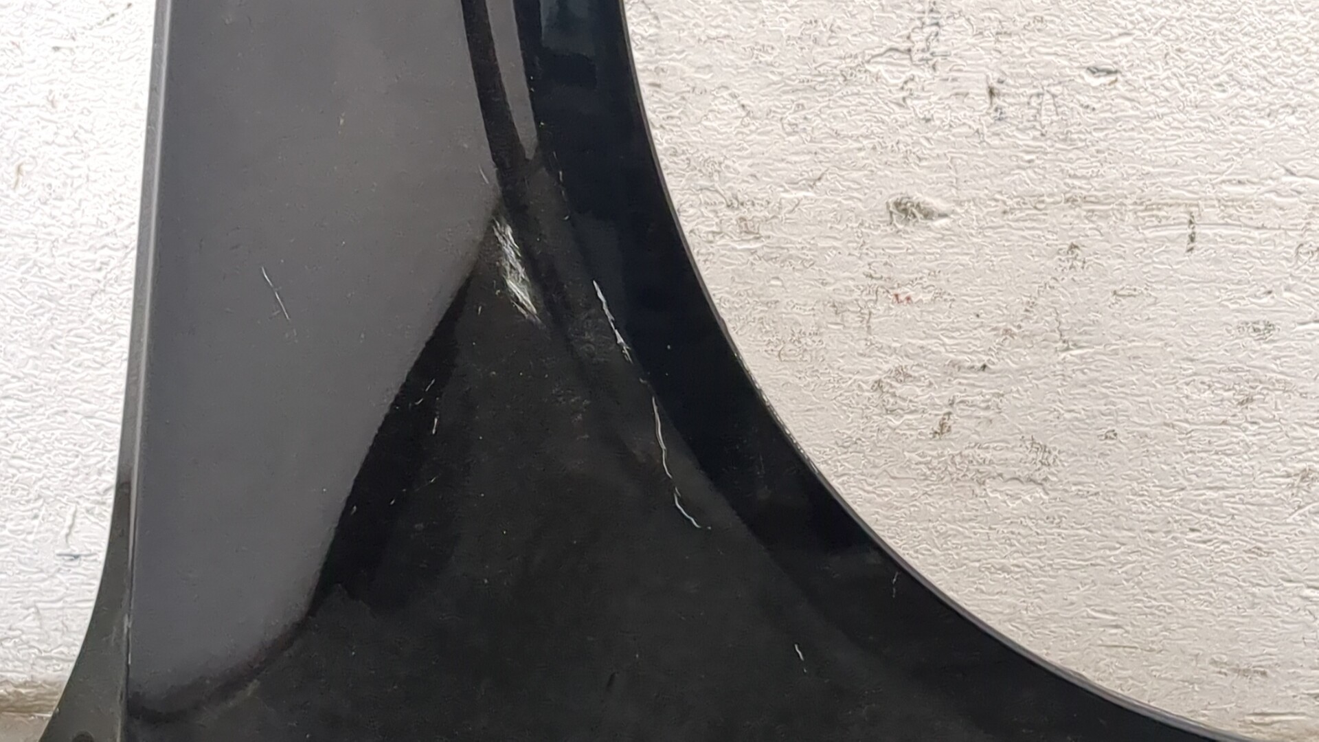 Крыло переднее правое