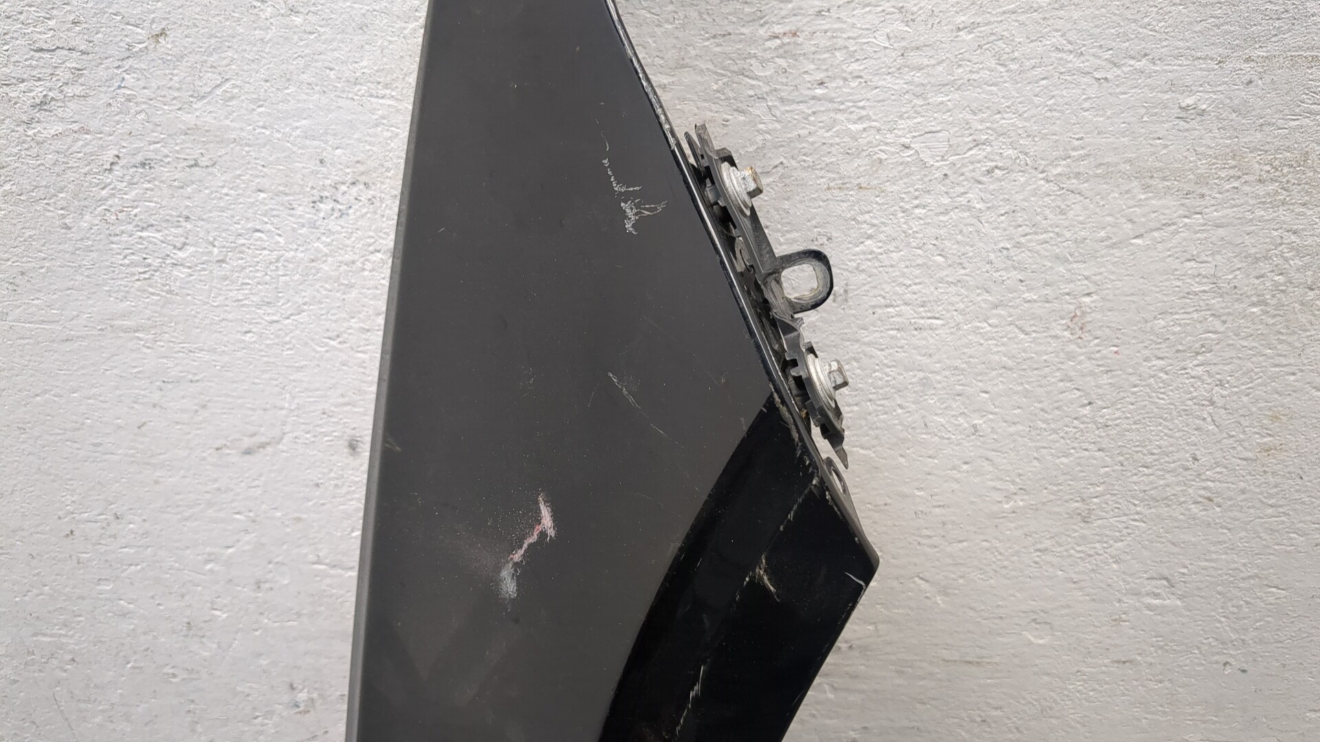 Крыло переднее правое