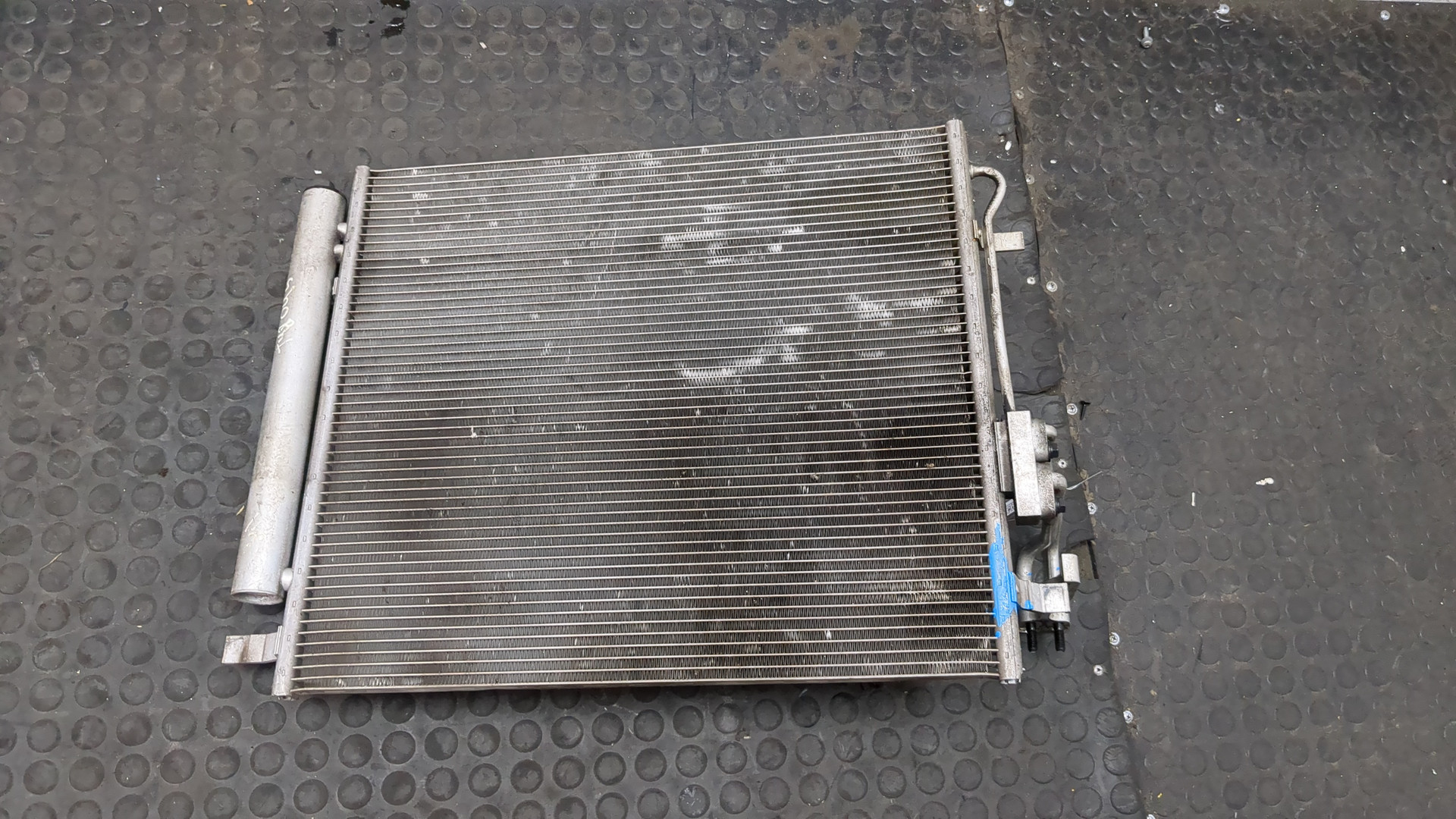 Радиатор кондиционера / конденсер