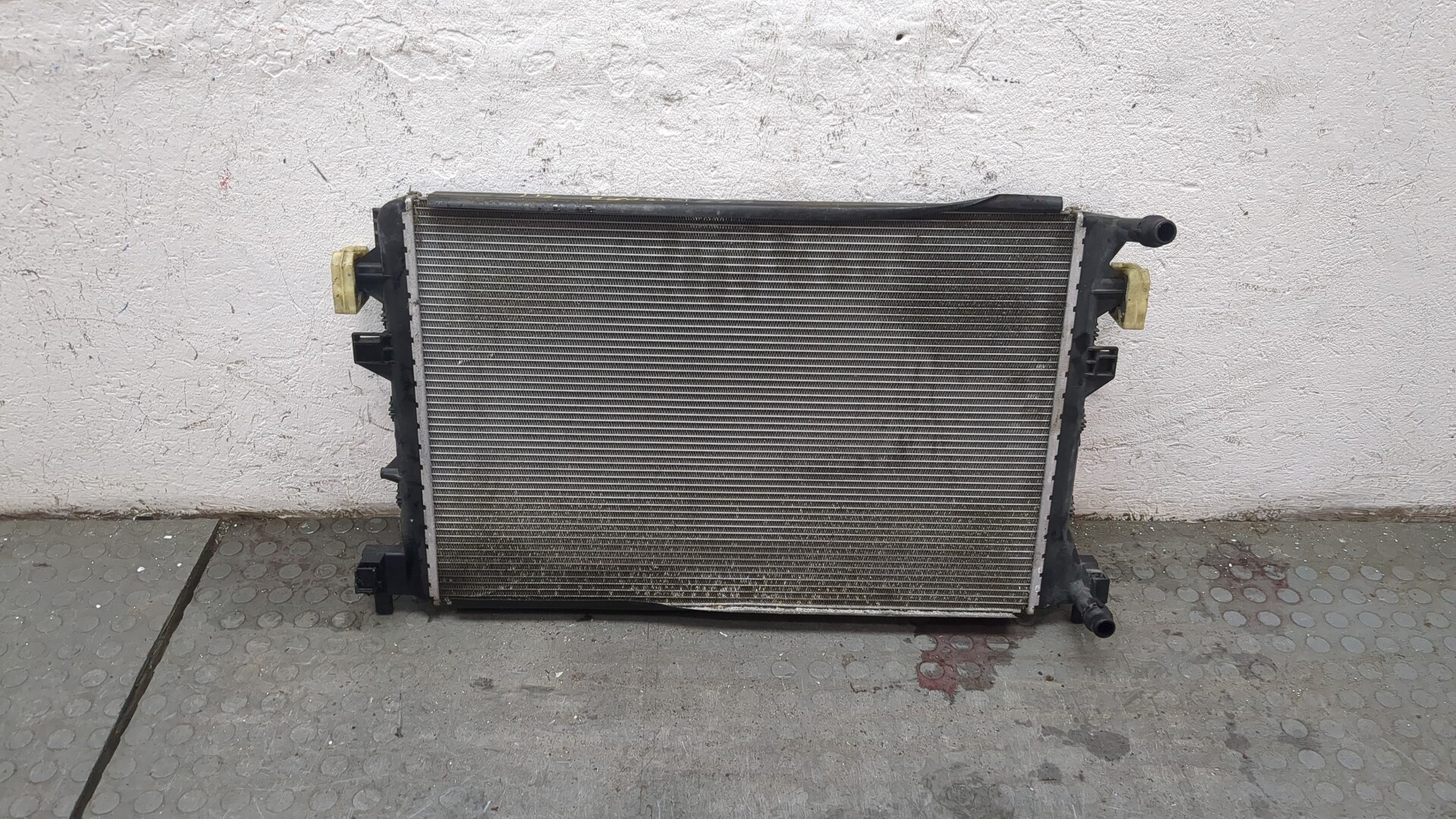 Радиатор охлаждения двигателя основной
