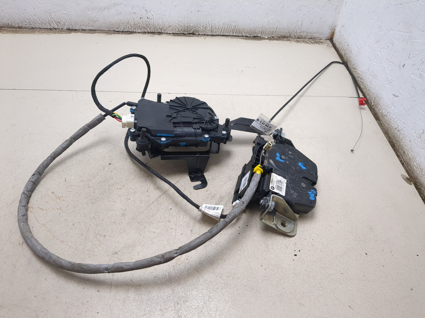 Замок багажника