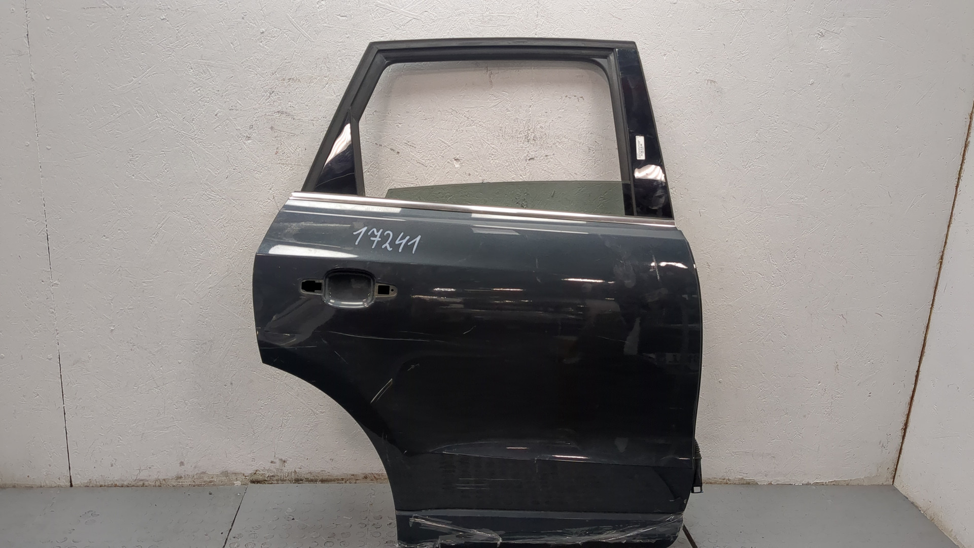 Дверь задняя правая