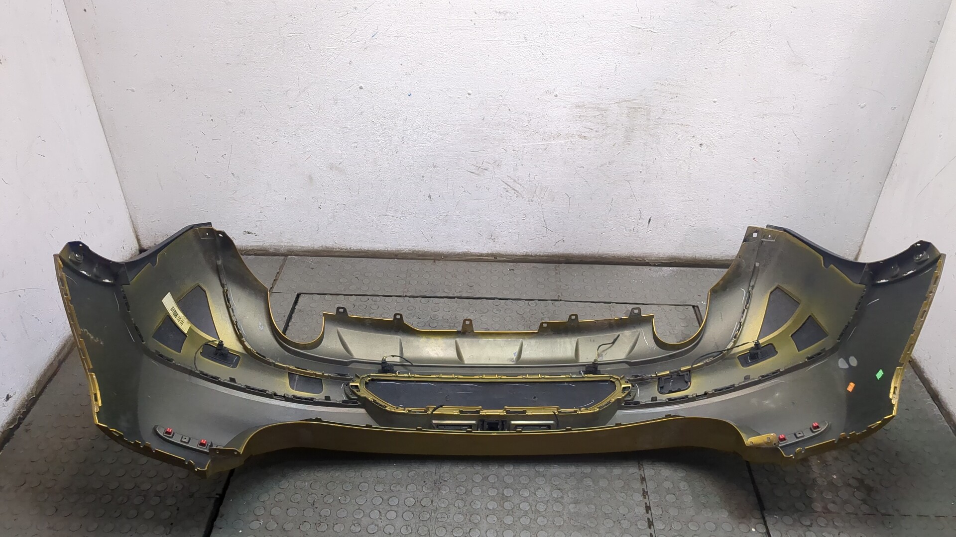 Бампер задний