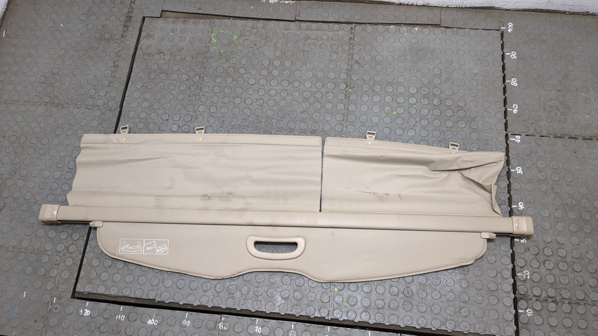 Шторка багажника