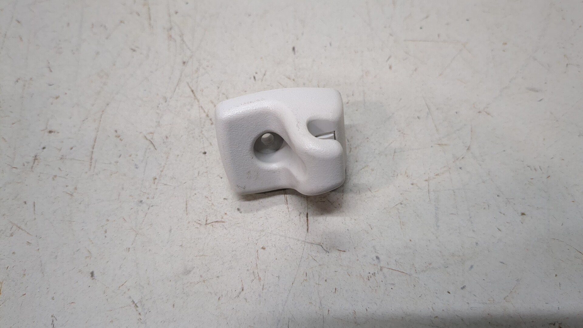 Кронштейн солнцезащитного козырька