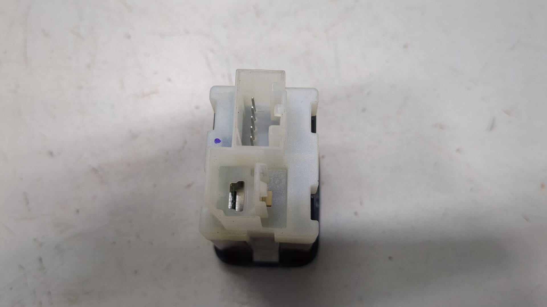 Гнездо AUX / USB IN