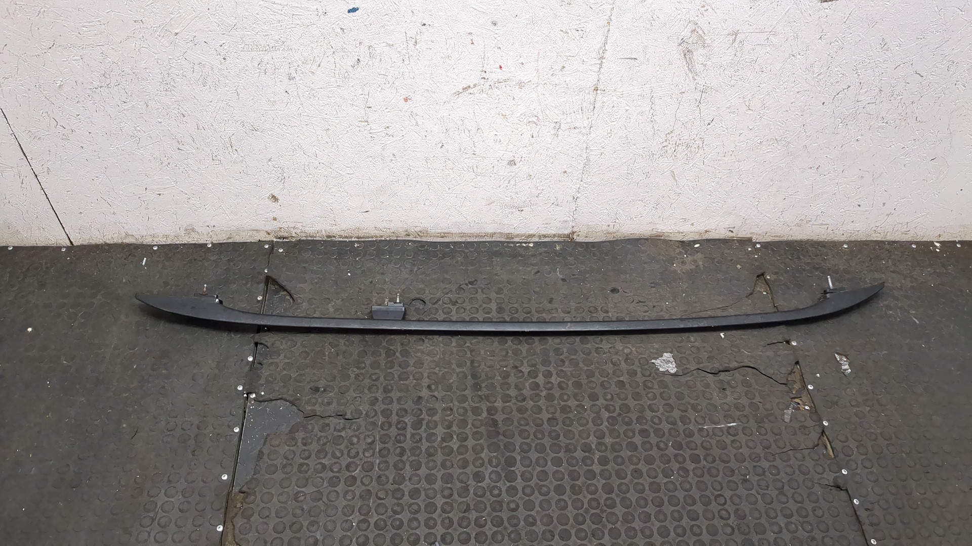 Рейлинг (релинг) правый (планка на крышу)