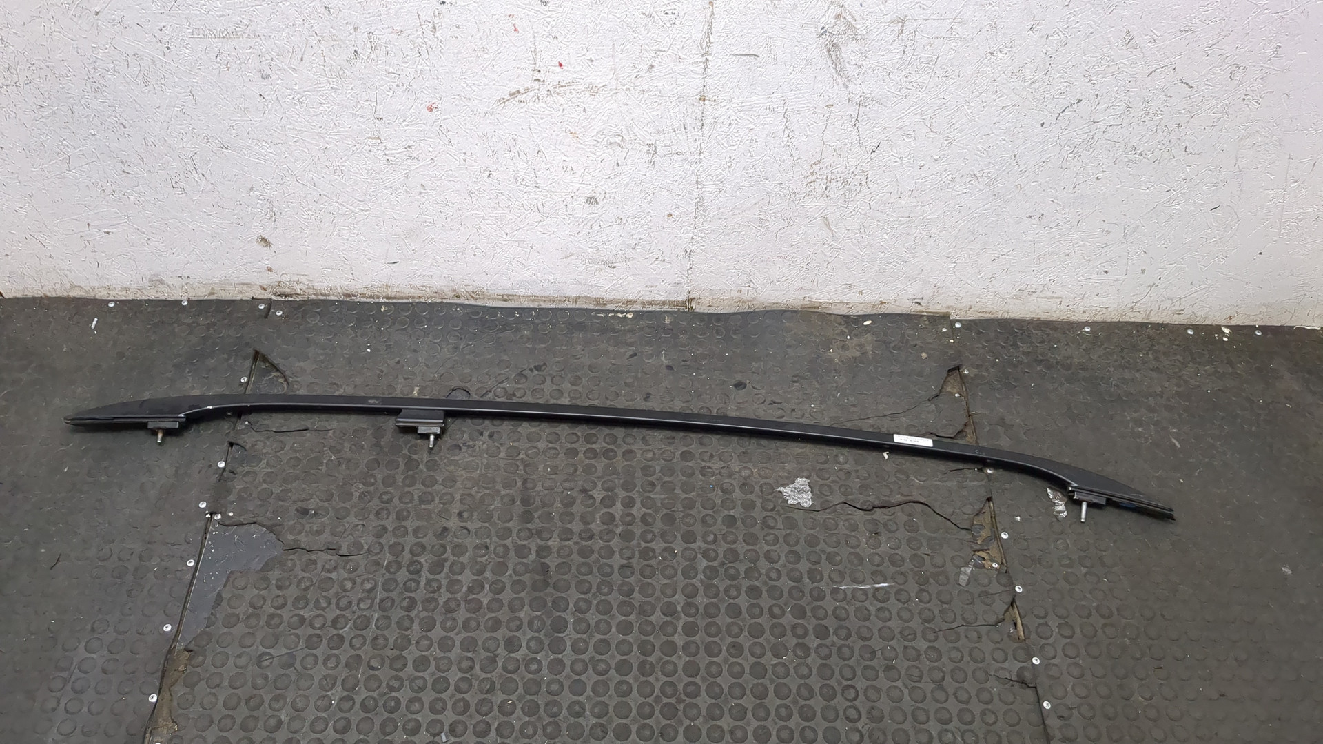 Рейлинг (релинг) правый (планка на крышу)