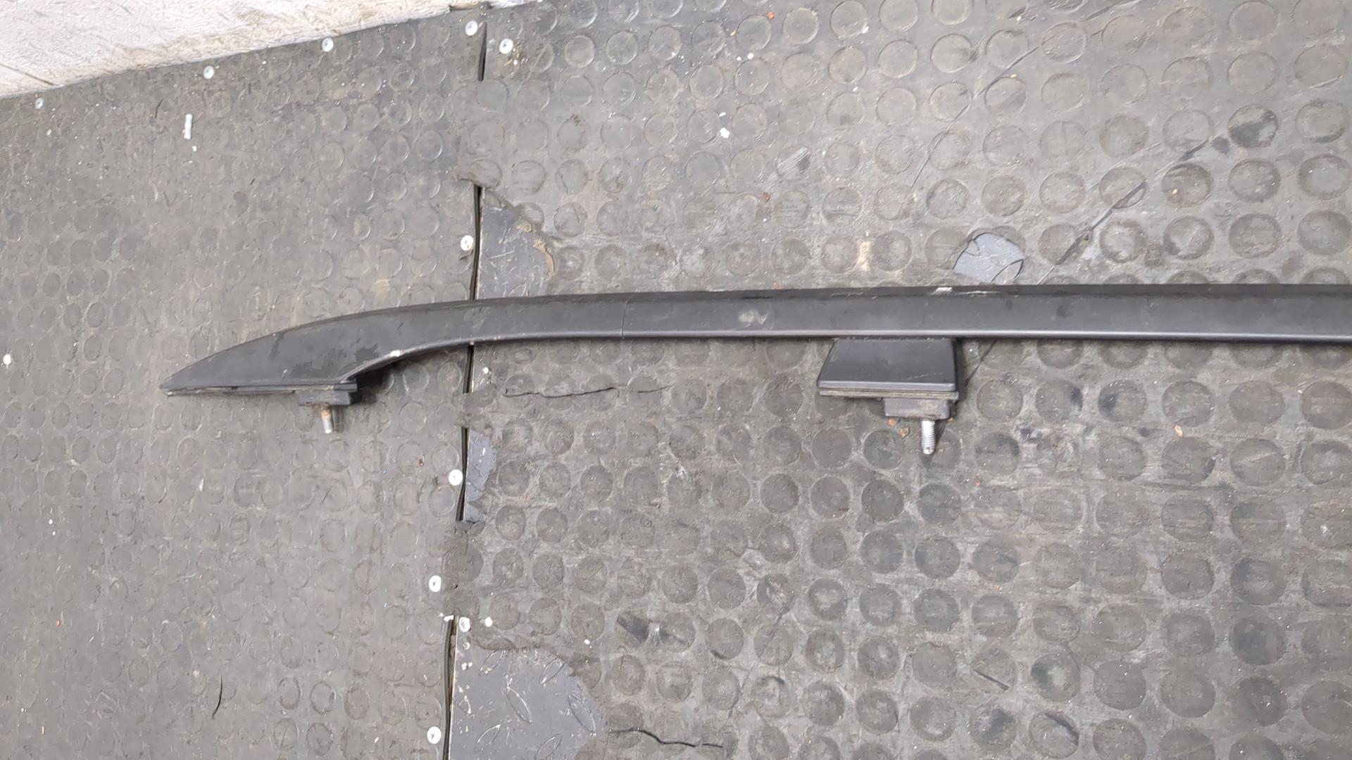 Рейлинг (релинг) правый (планка на крышу)