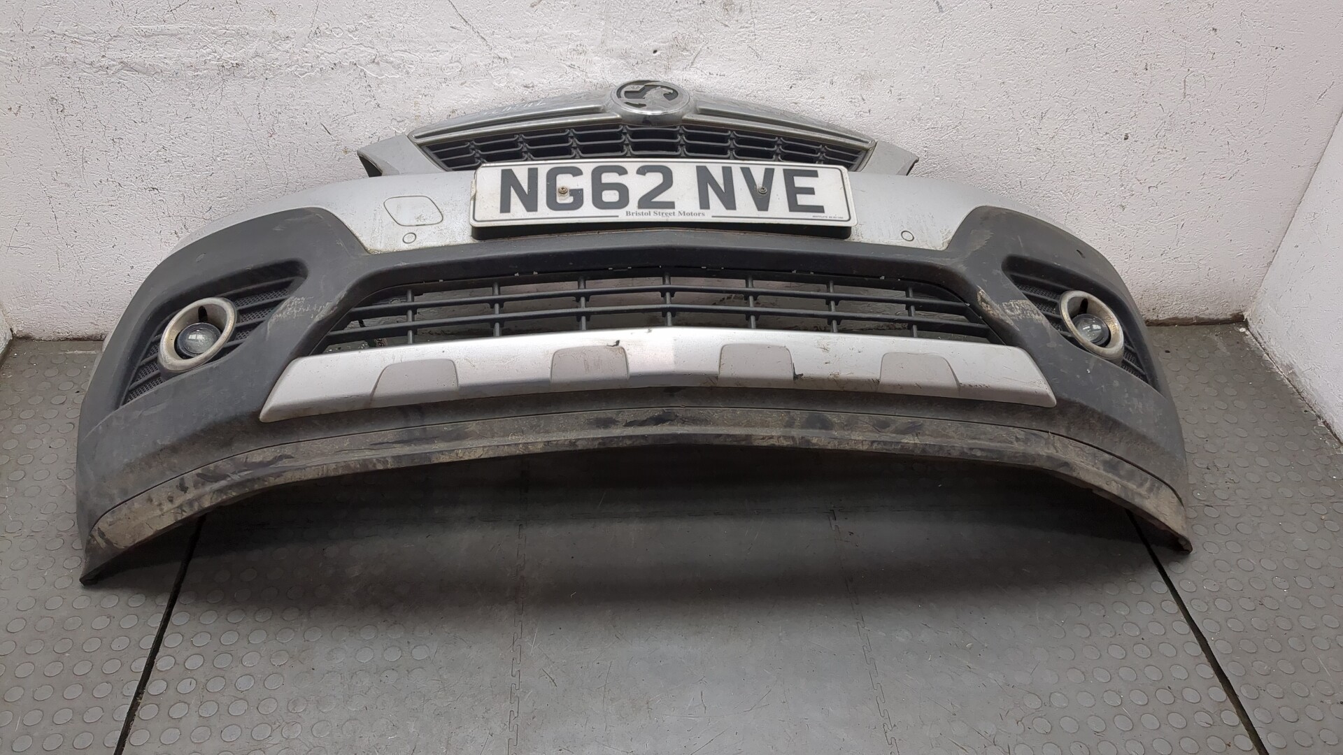 Бампер передний